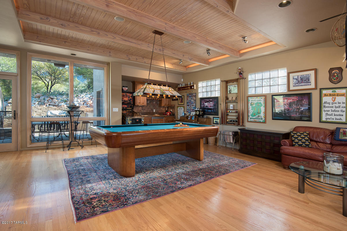 10350 N Cliff Dweller Place