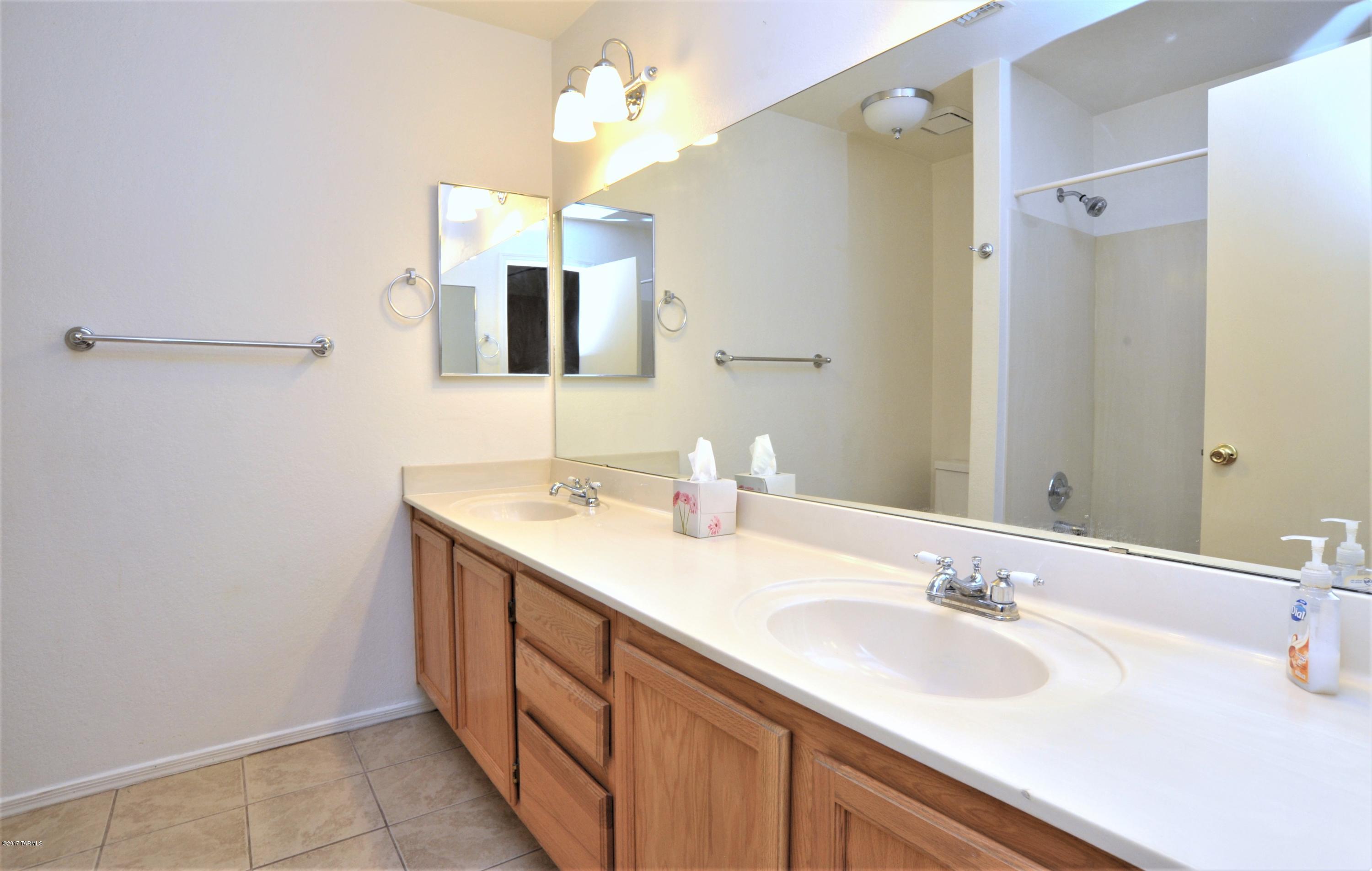 3088 W Autumn Breeze Drive