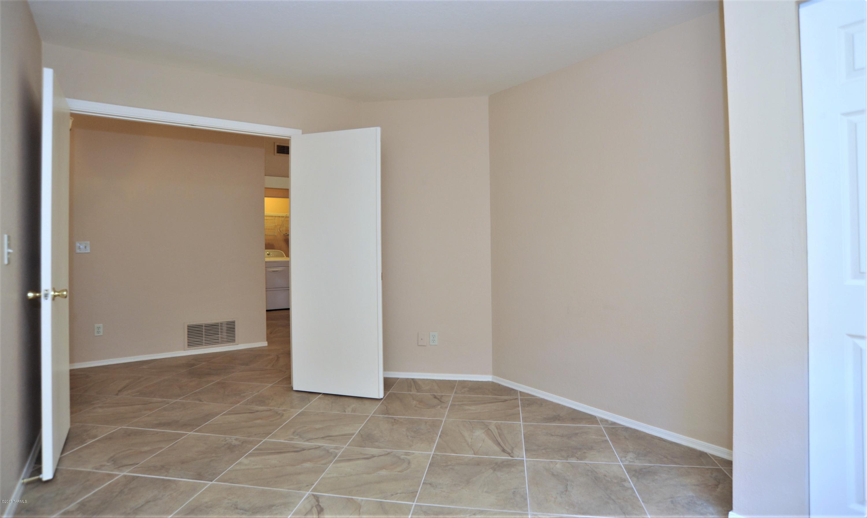 3088 W Autumn Breeze Drive