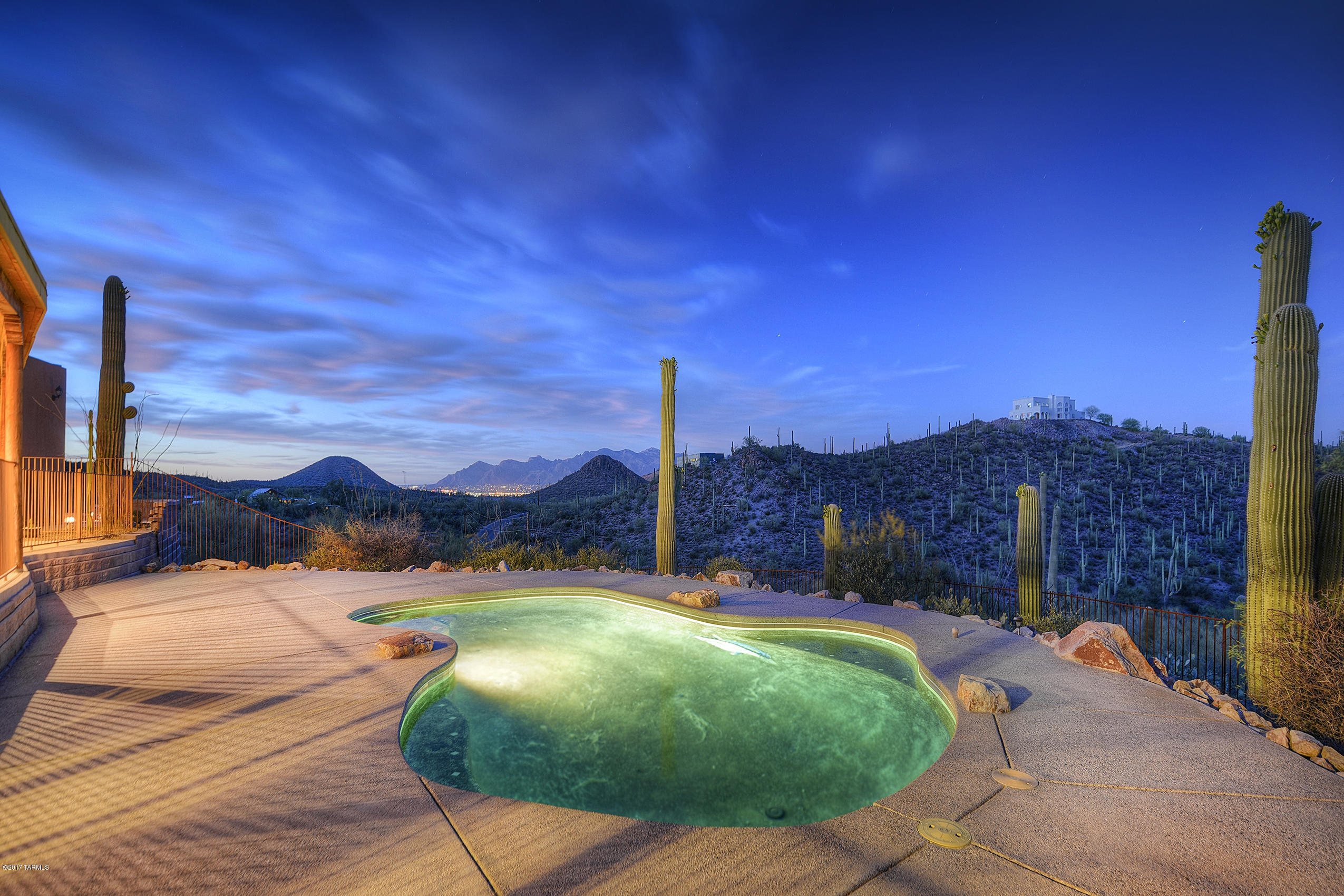 3151 W Mockingbird Lane