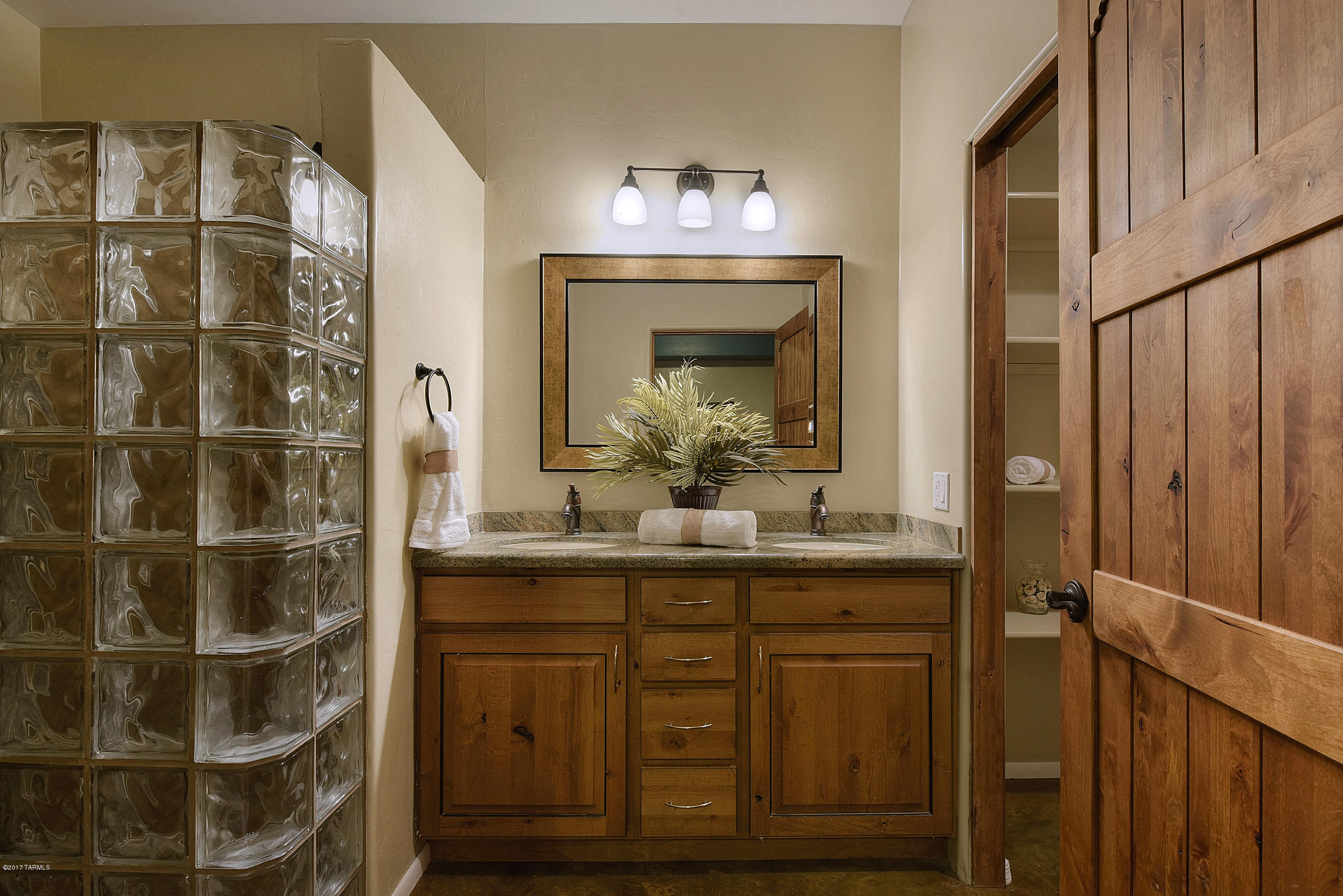 3151 W Mockingbird Lane