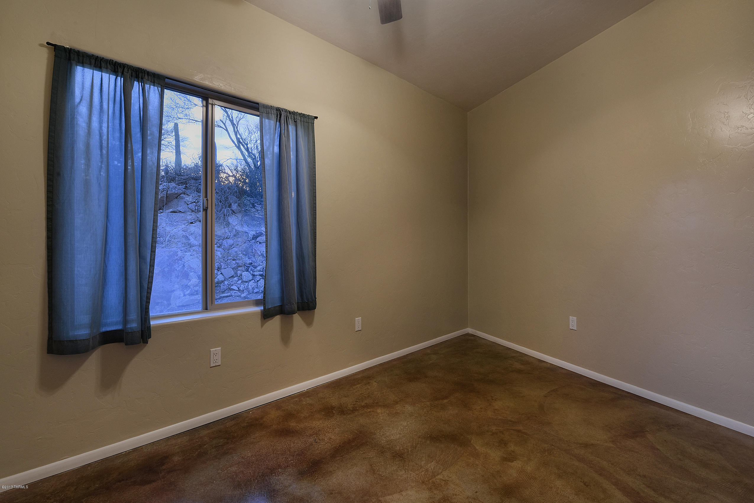 3151 W Mockingbird Lane