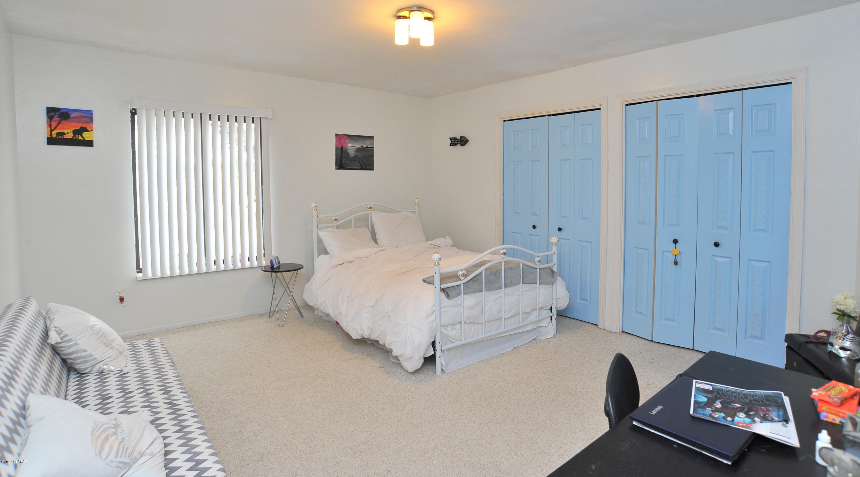 1061 W Roller Coaster Road