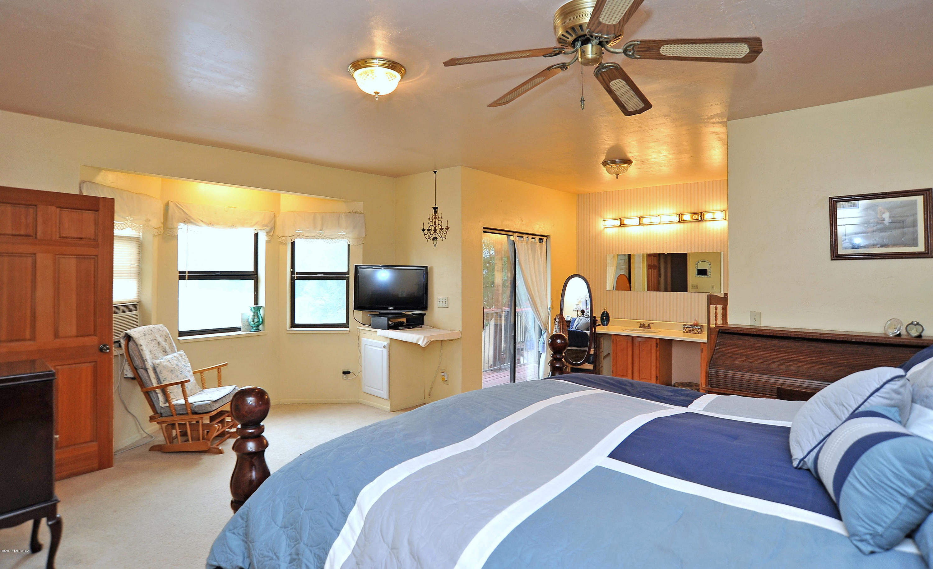 1061 W Roller Coaster Road