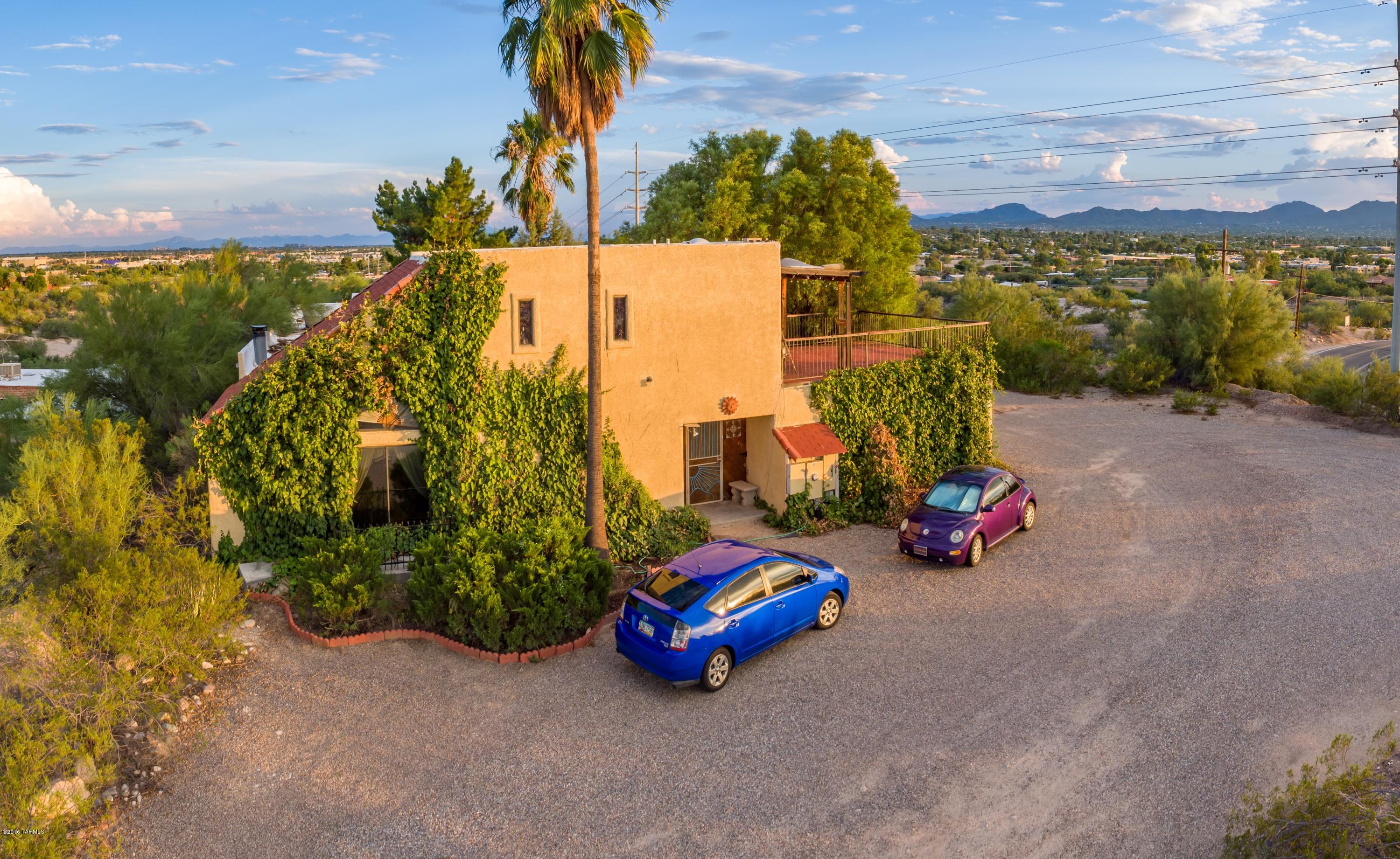 1061 W Roller Coaster Road