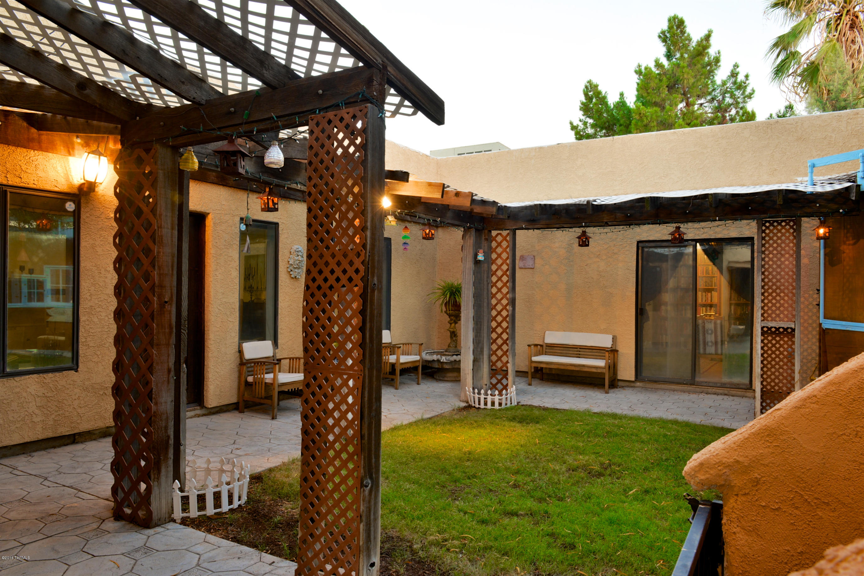 1061 W Roller Coaster Road