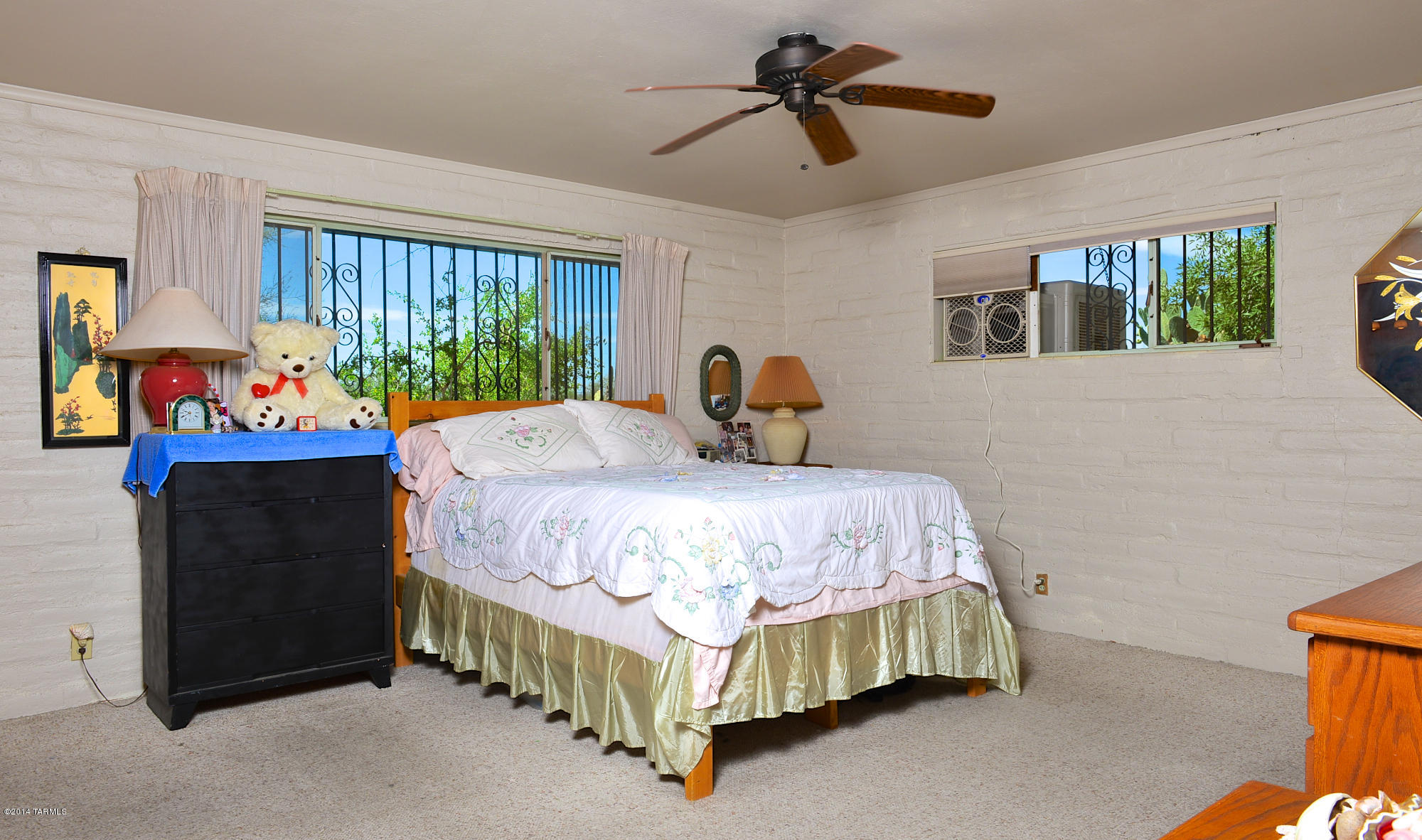 1240 W Maximilian Way