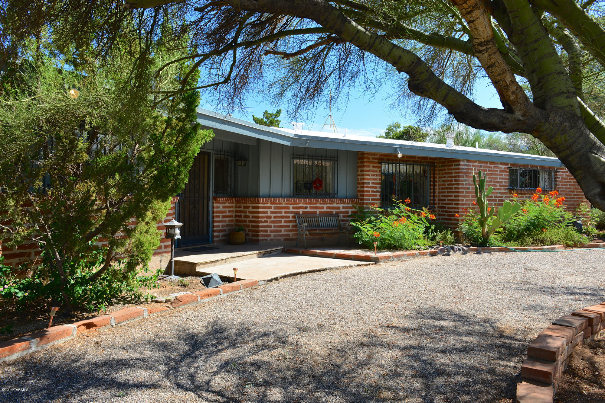 1240 W Maximilian Way