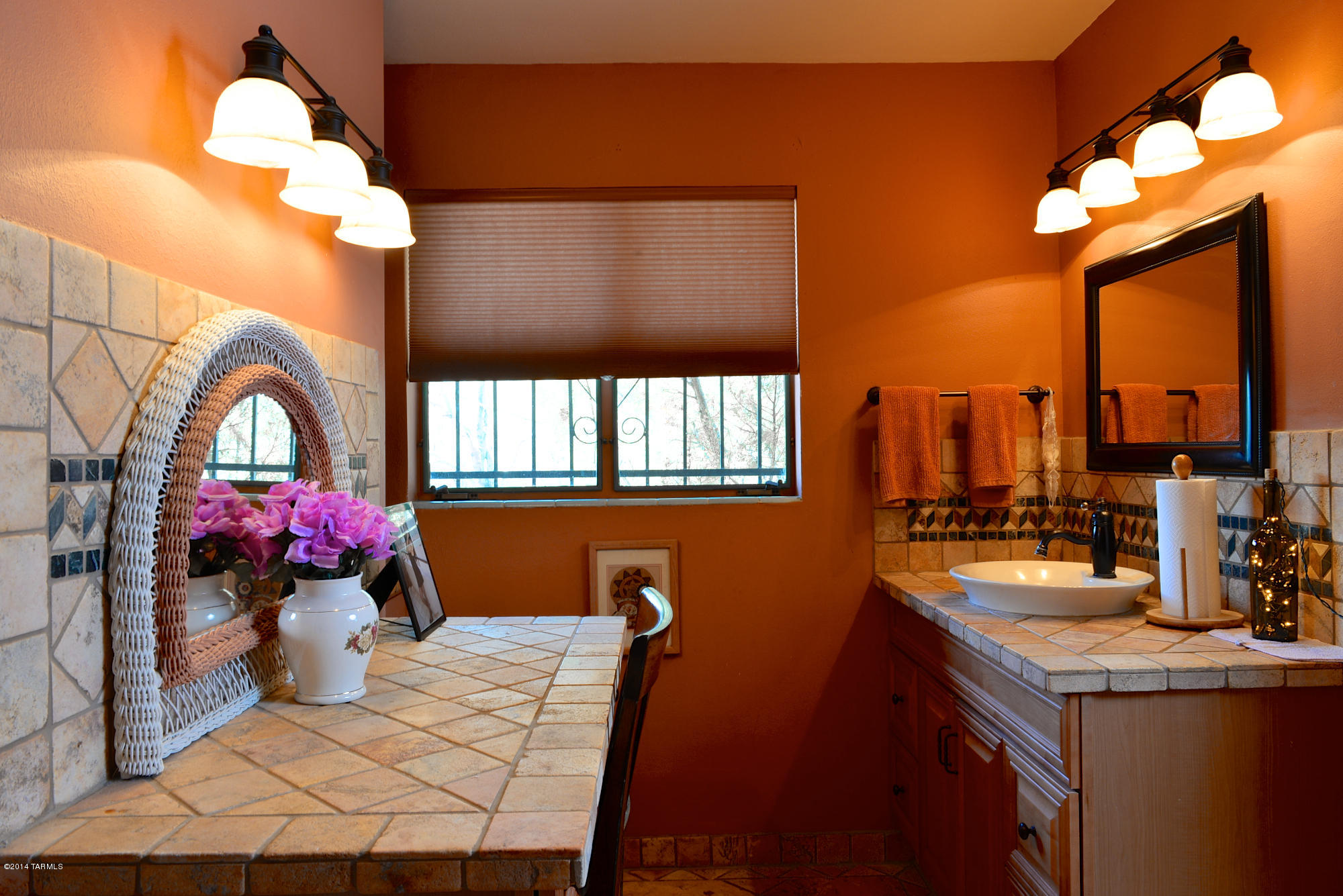 1240 W Maximilian Way