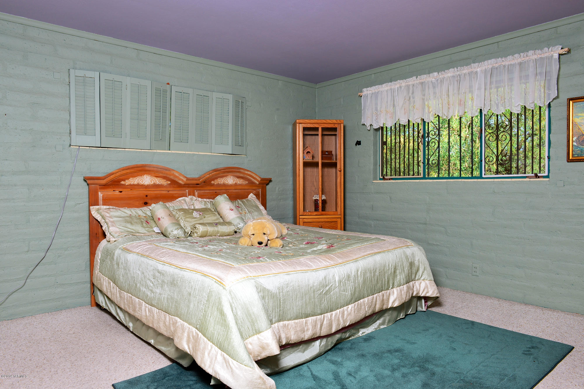 1240 W Maximilian Way