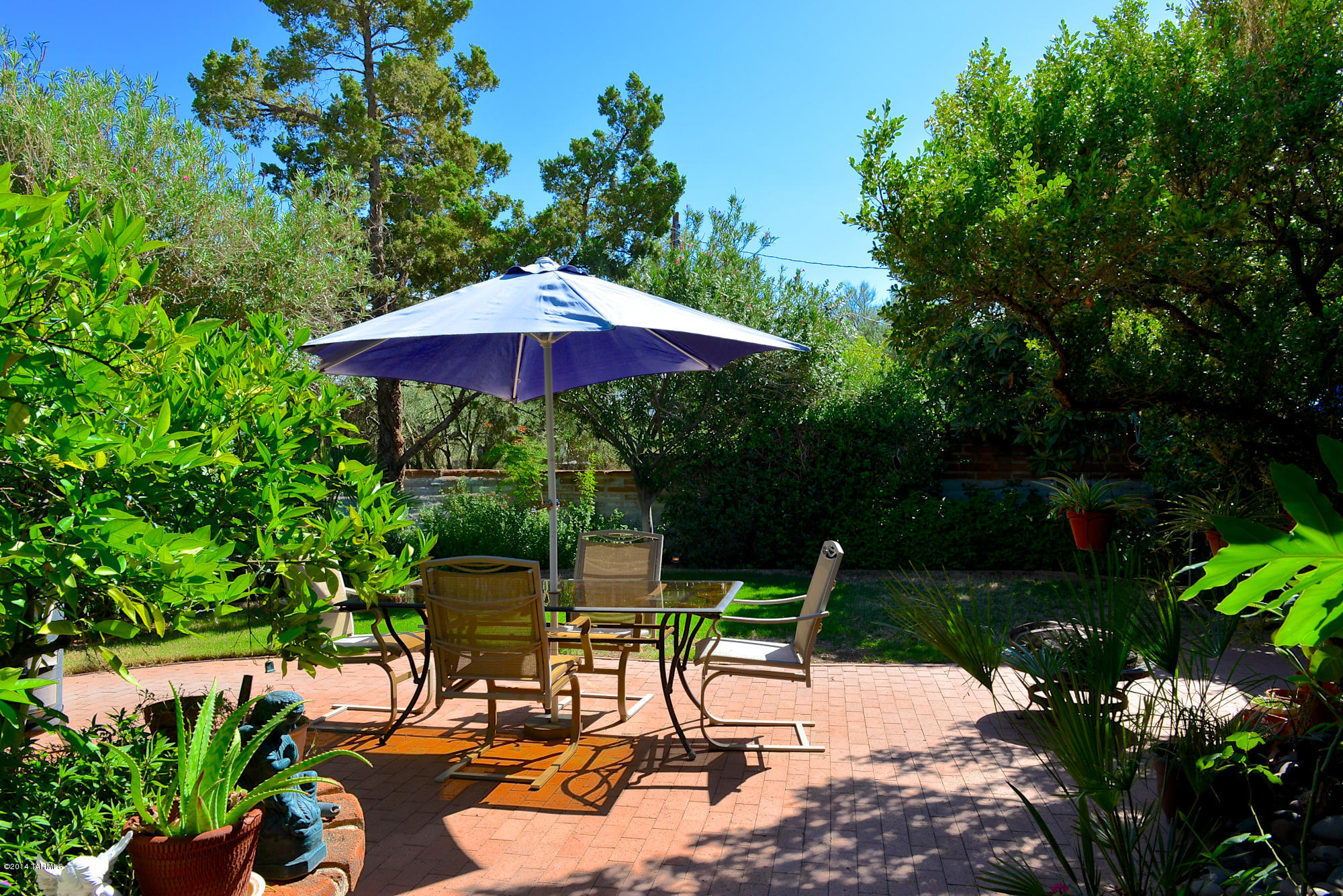 1240 W Maximilian Way