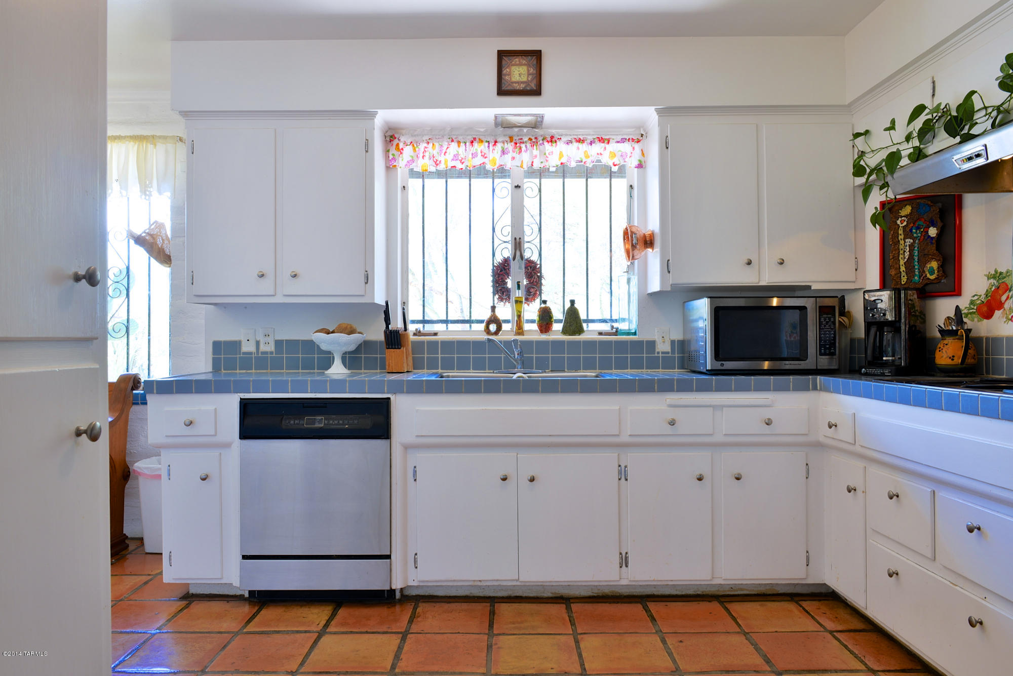 1240 W Maximilian Way