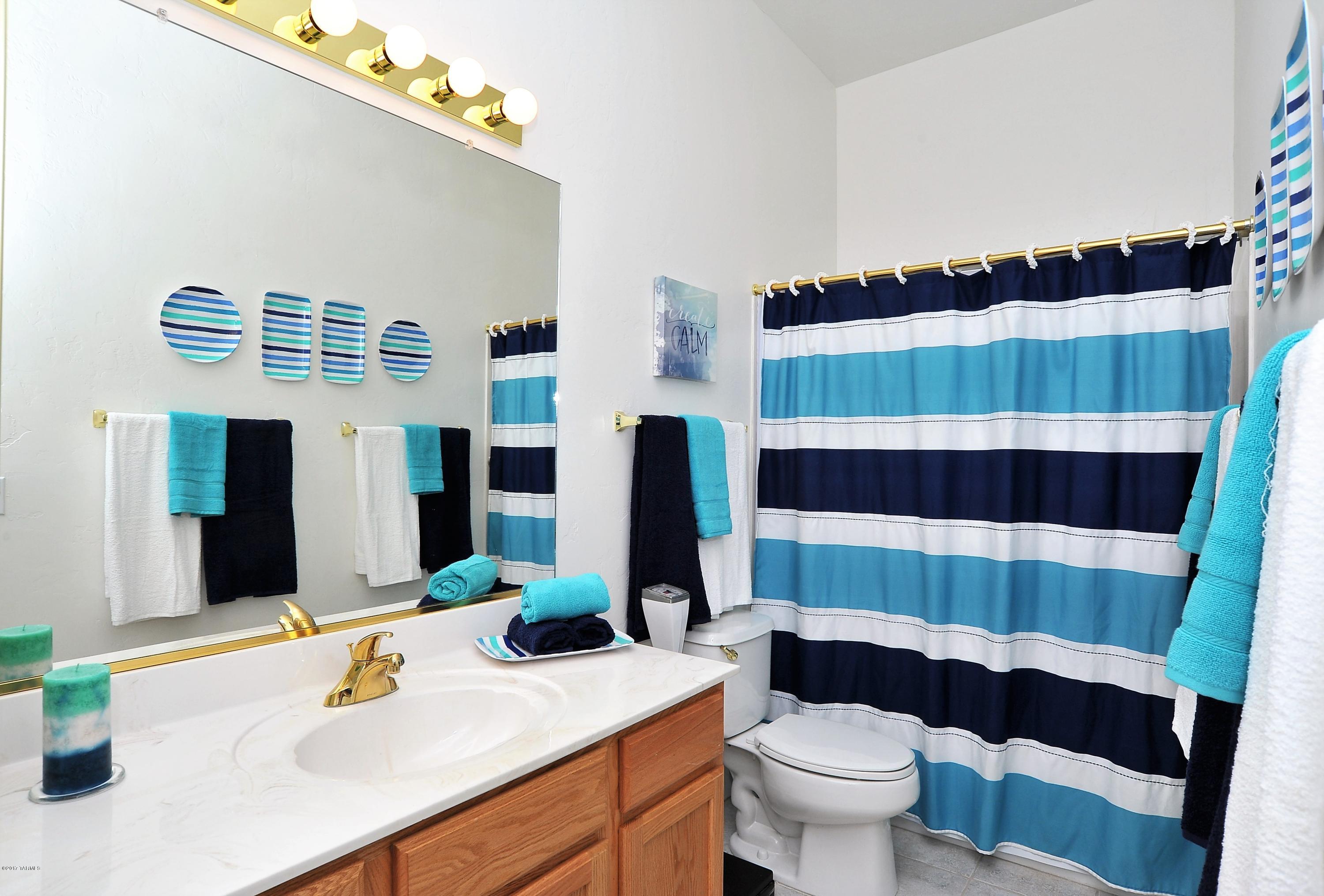 2418 W Via Di Silvio