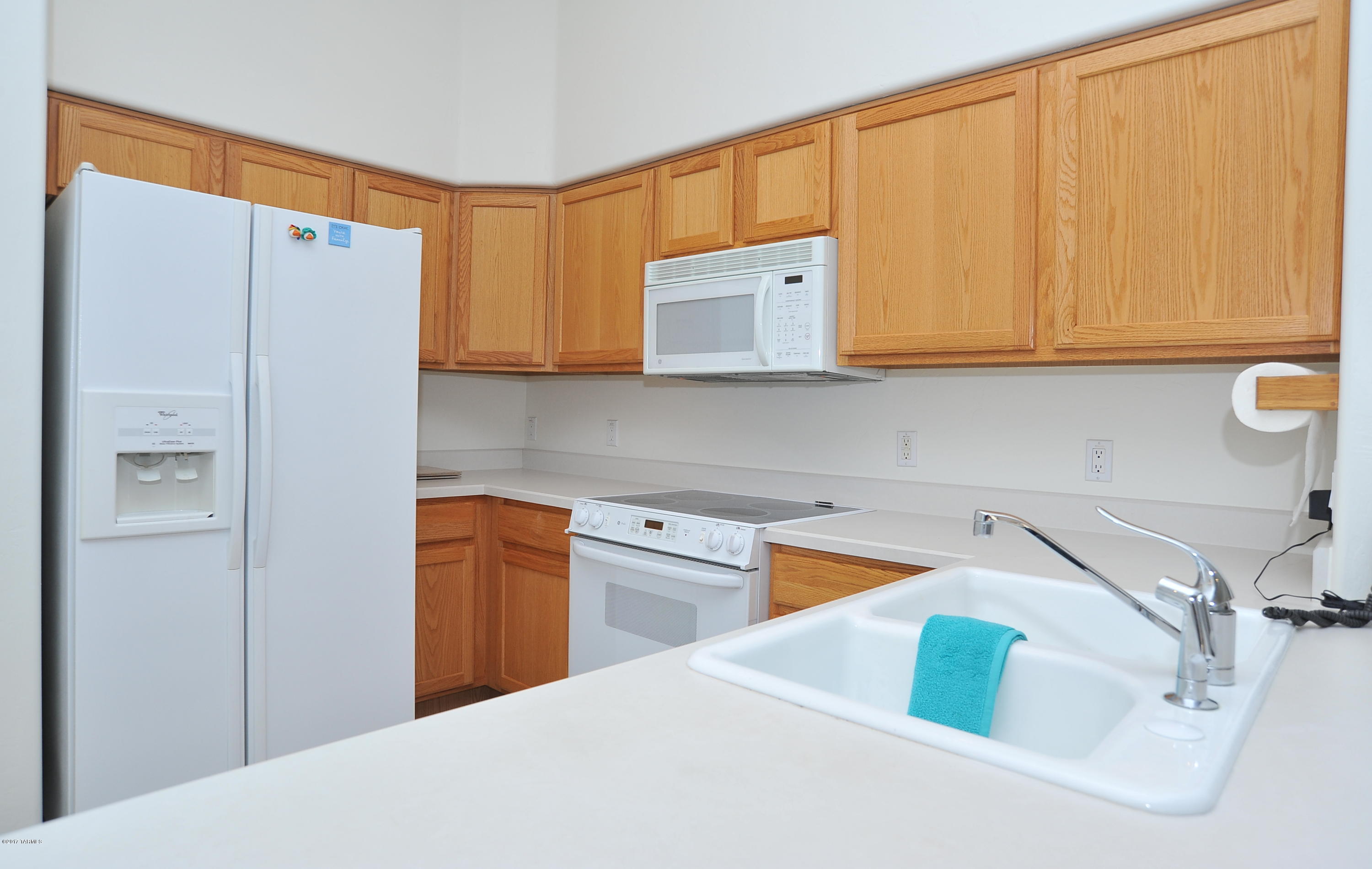 2418 W Via Di Silvio