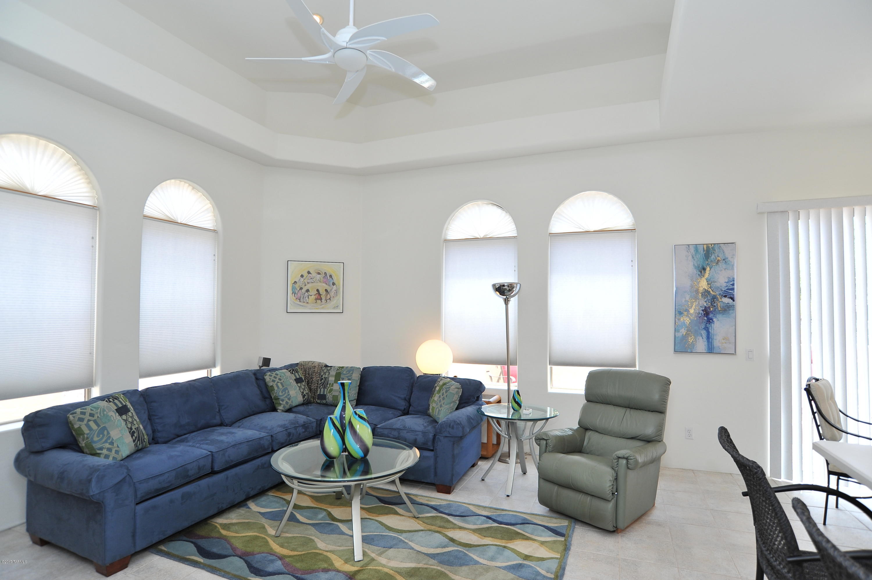 2418 W Via Di Silvio