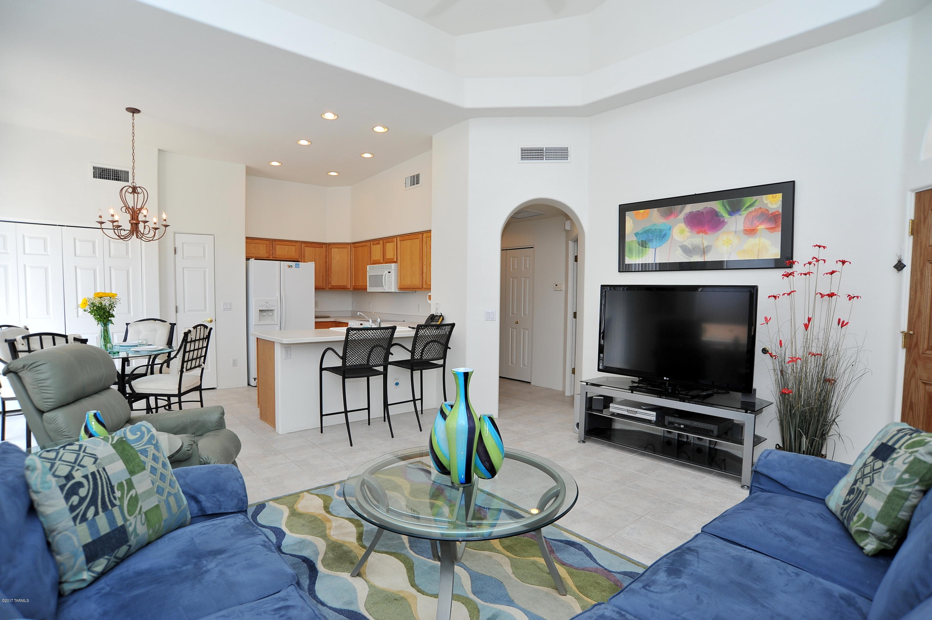 2418 W Via Di Silvio