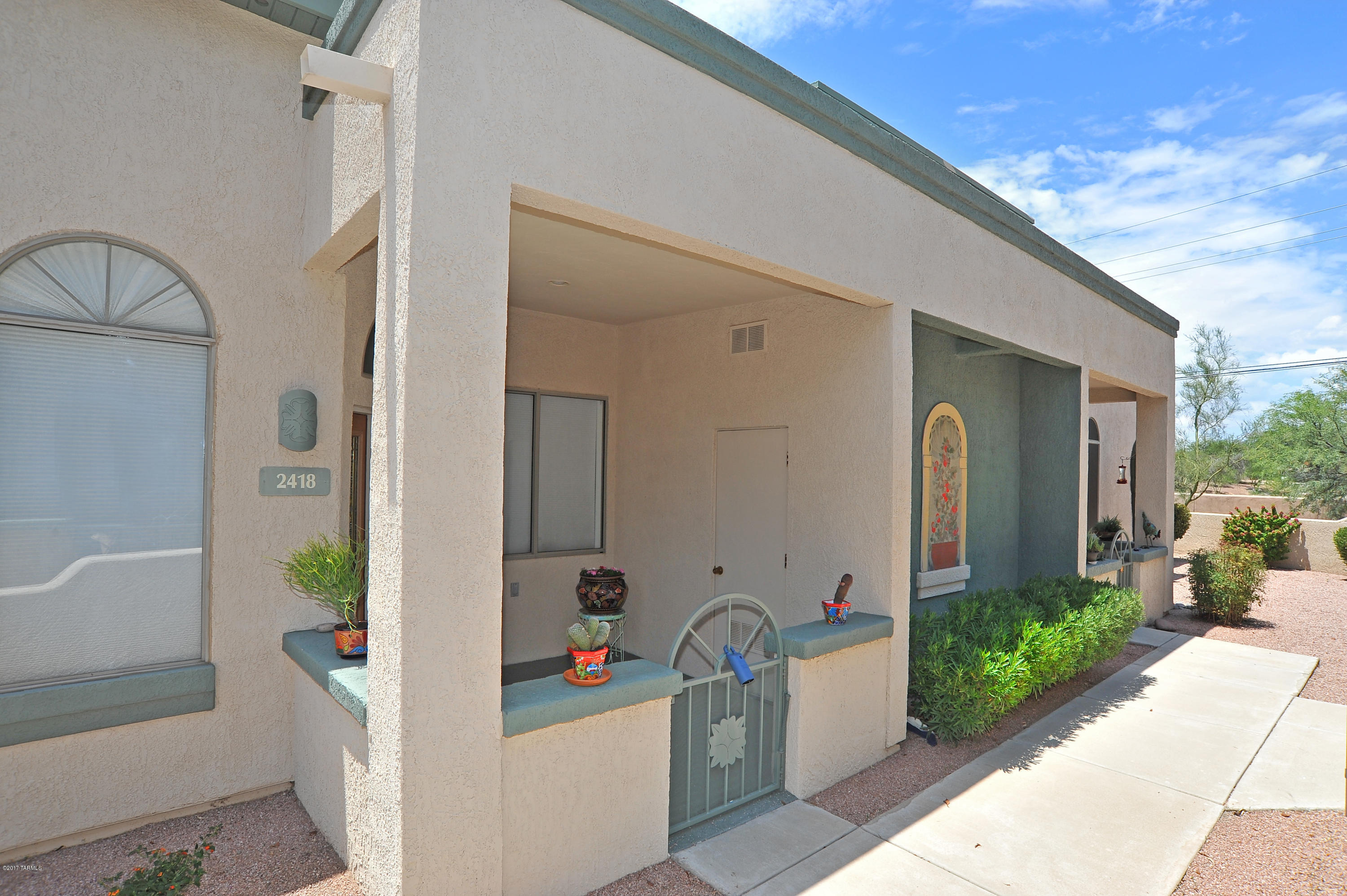 2418 W Via Di Silvio