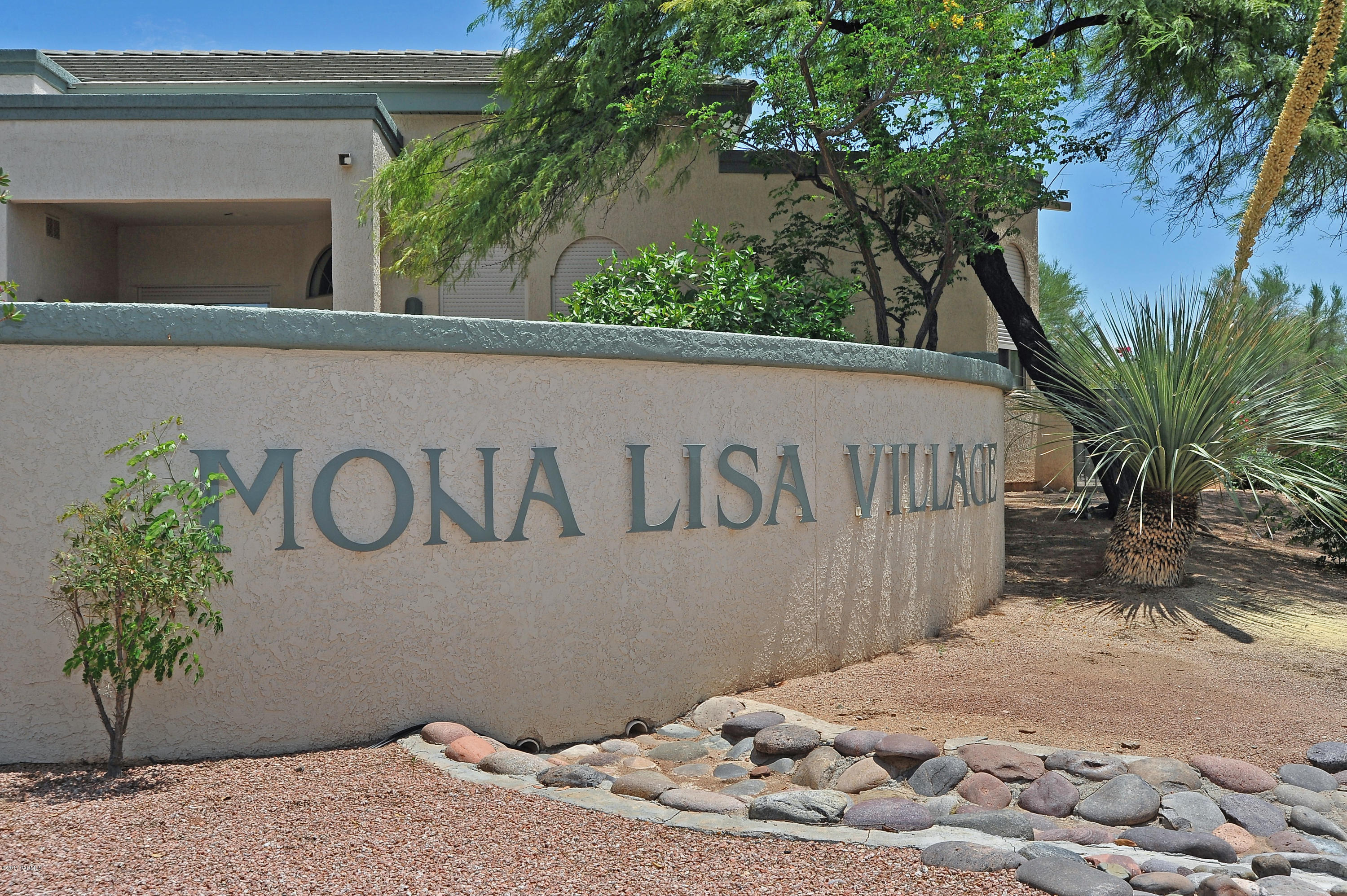 2418 W Via Di Silvio