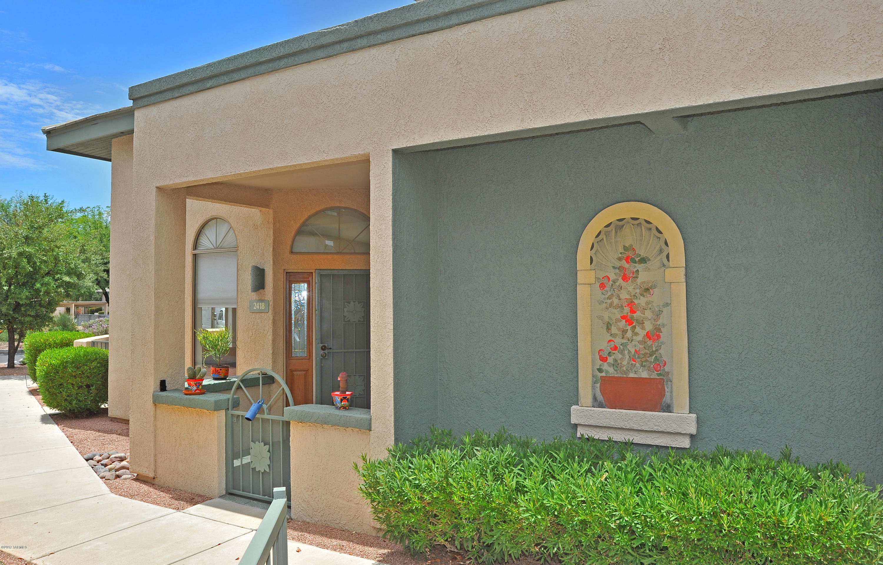 2418 W Via Di Silvio