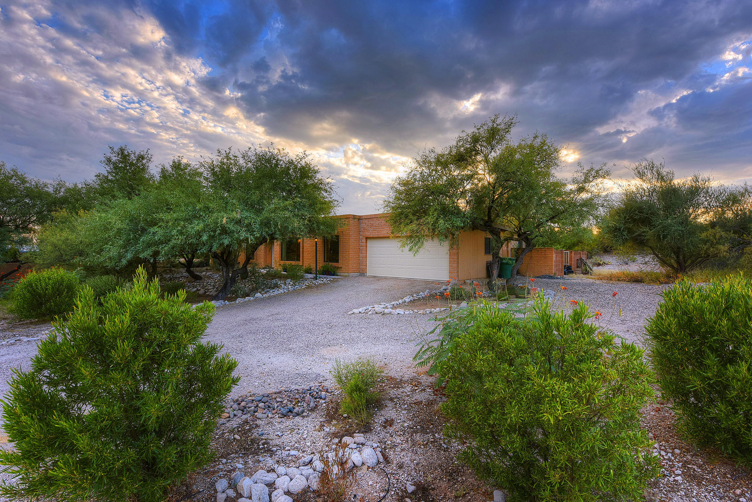 3431 N Plaza Del Haciendas