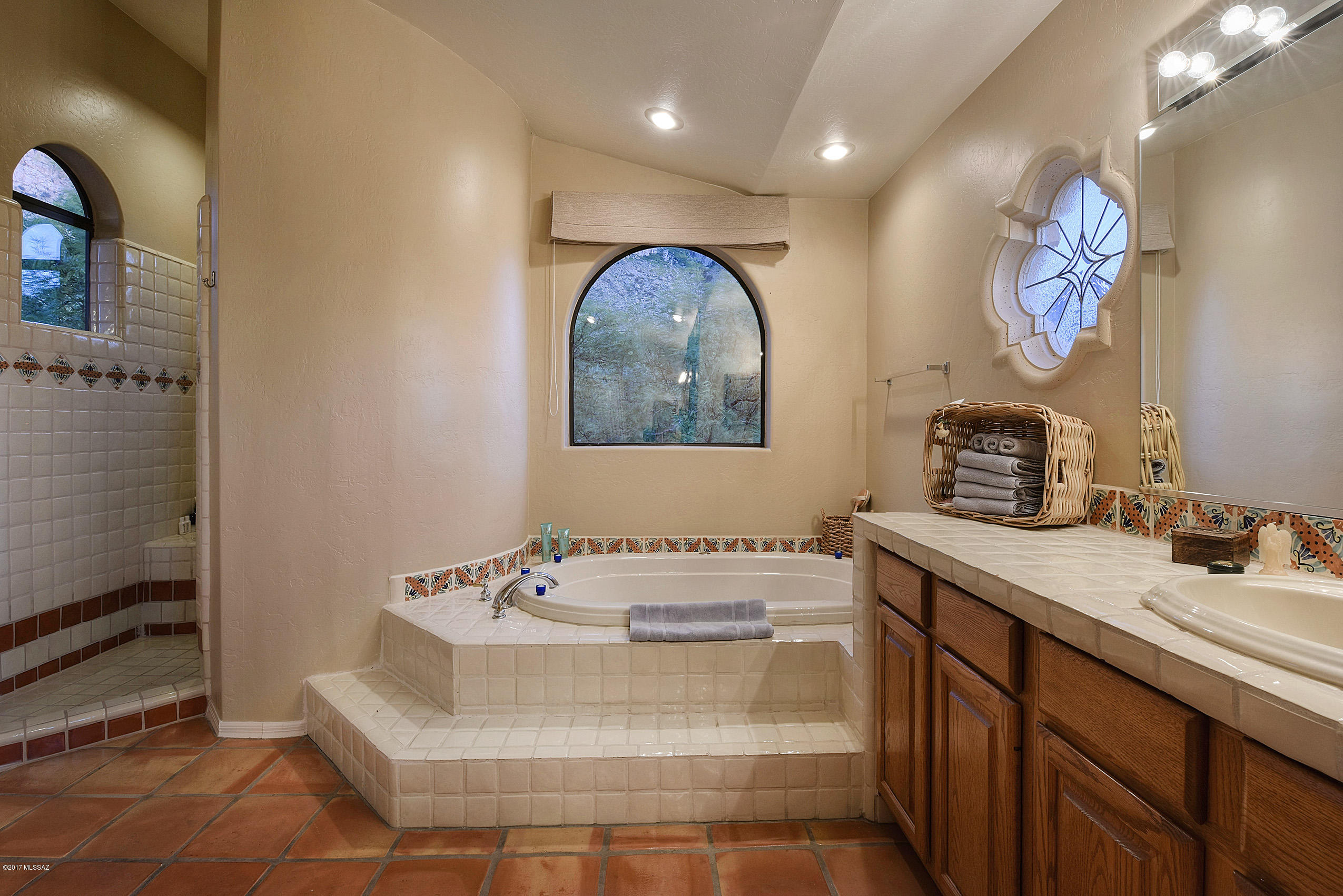 1661 E Crimson Canyon Place