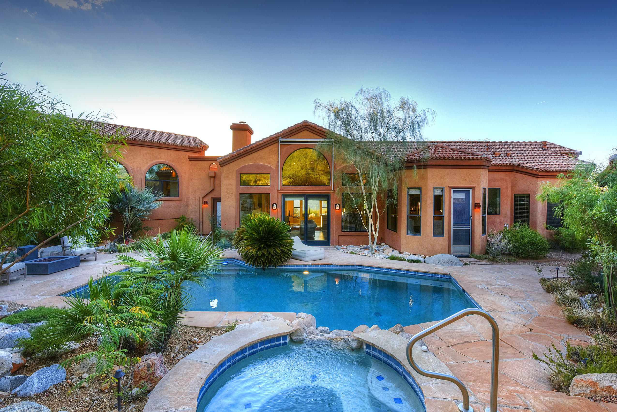 1661 E Crimson Canyon Place