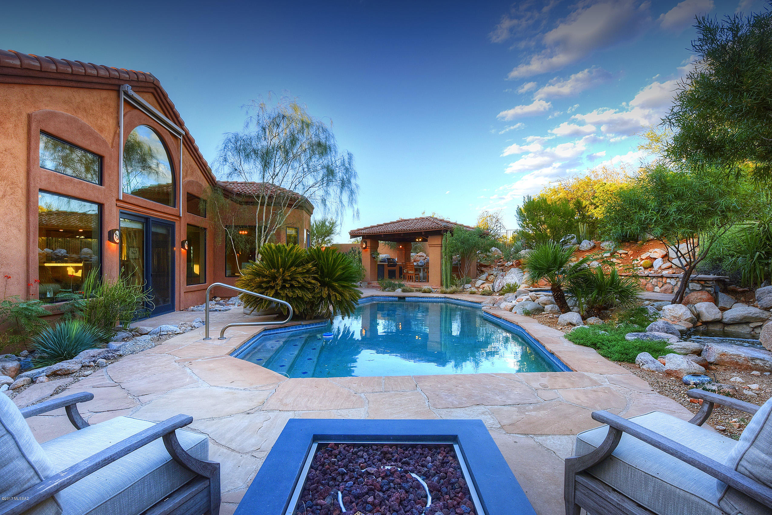 1661 E Crimson Canyon Place