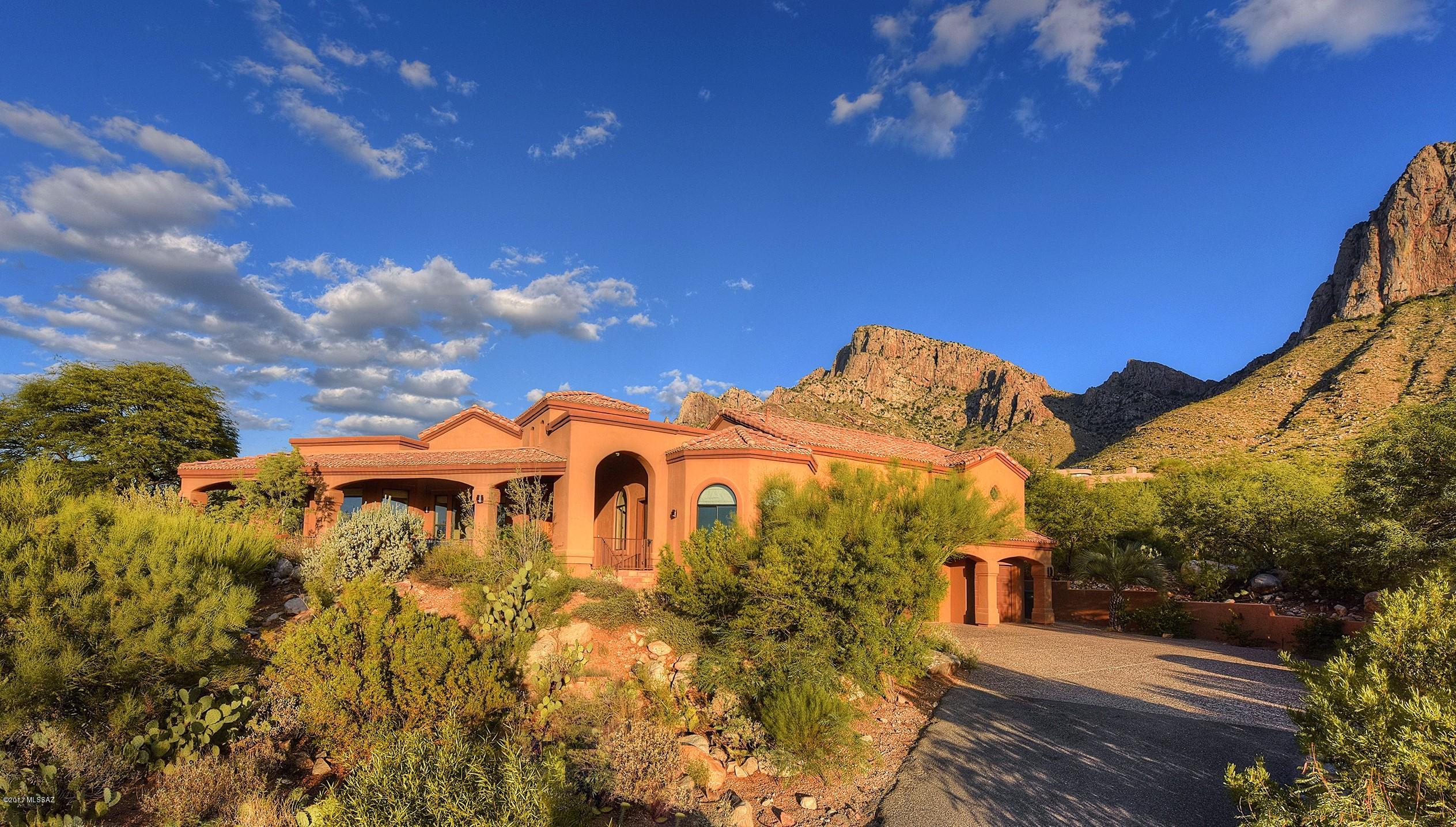 1661 E Crimson Canyon Place