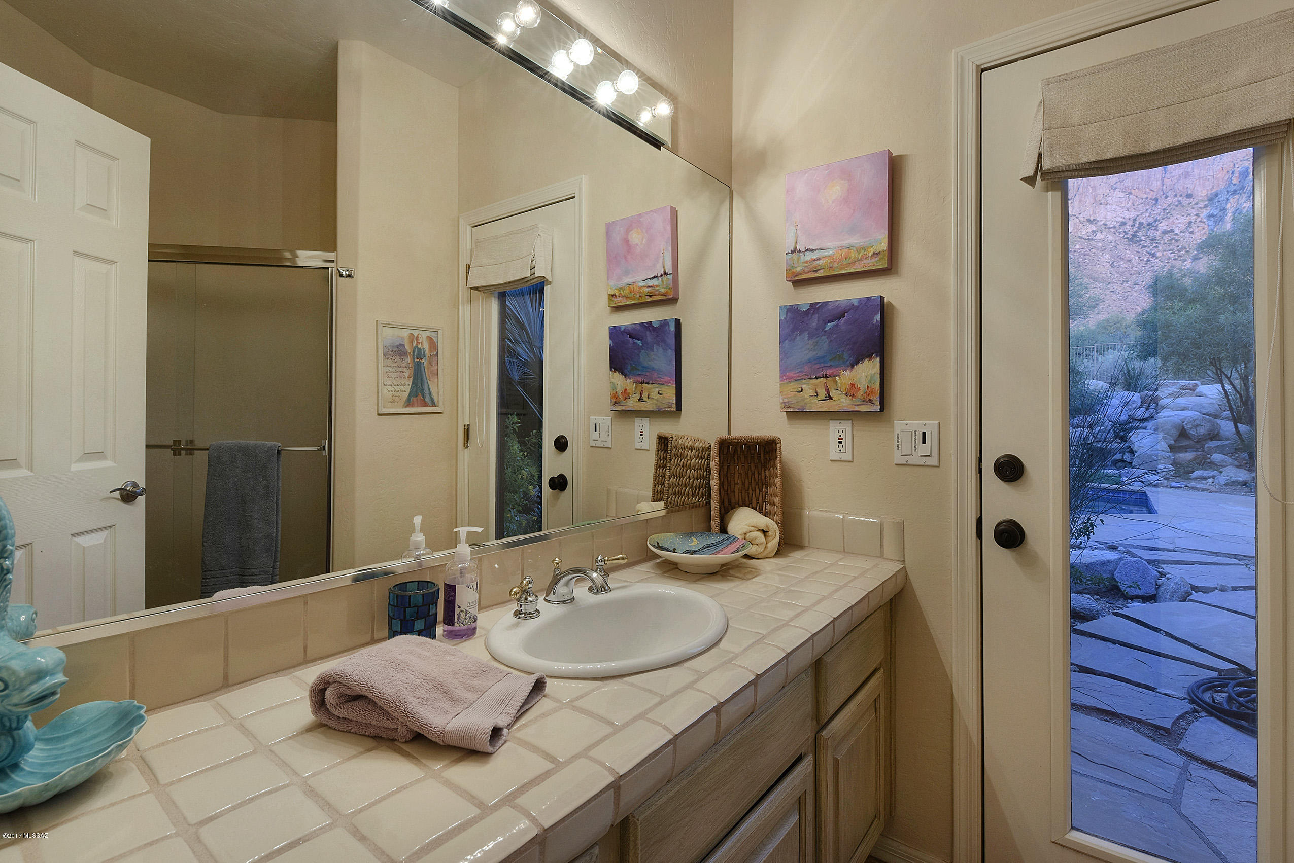 1661 E Crimson Canyon Place