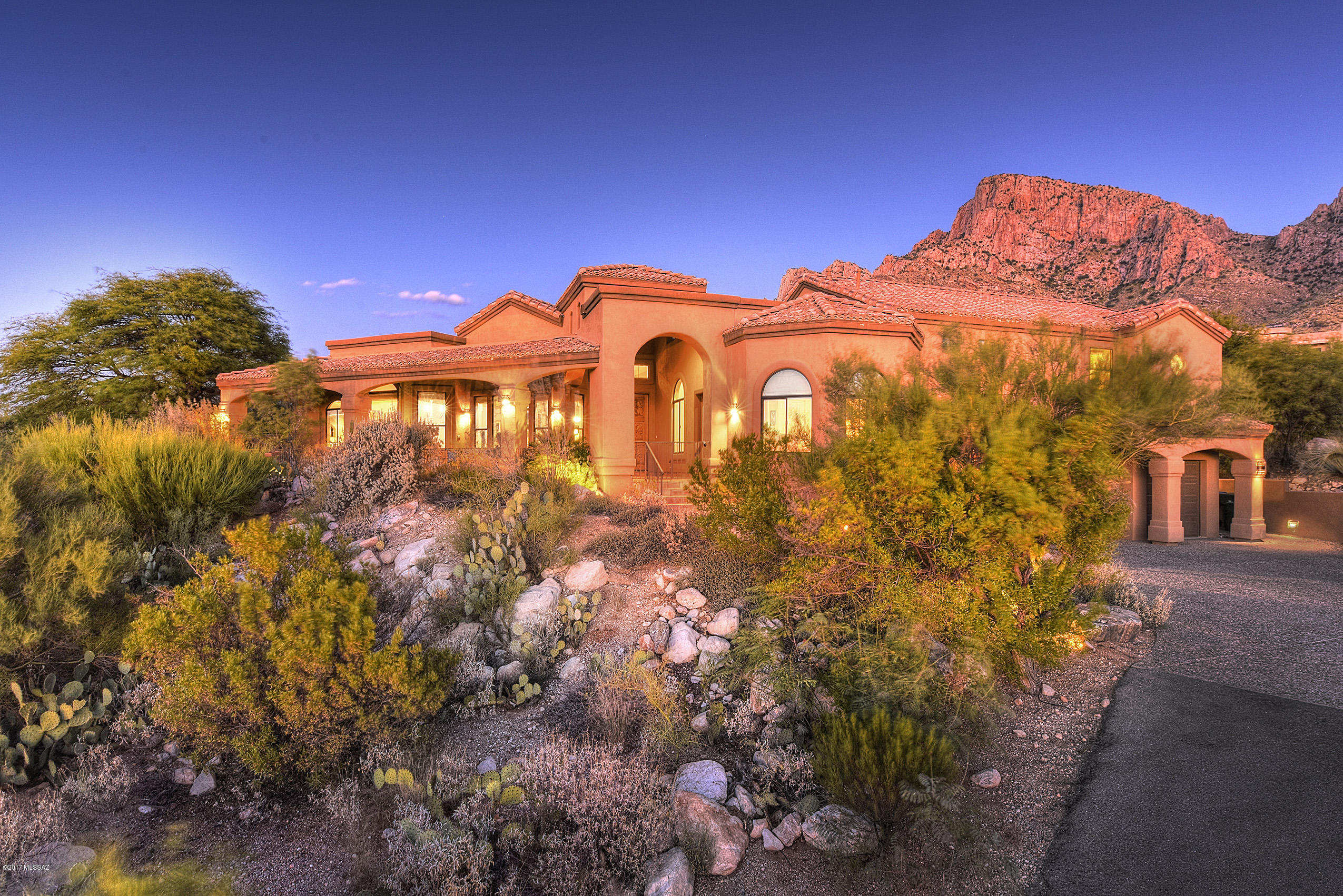 1661 E Crimson Canyon Place