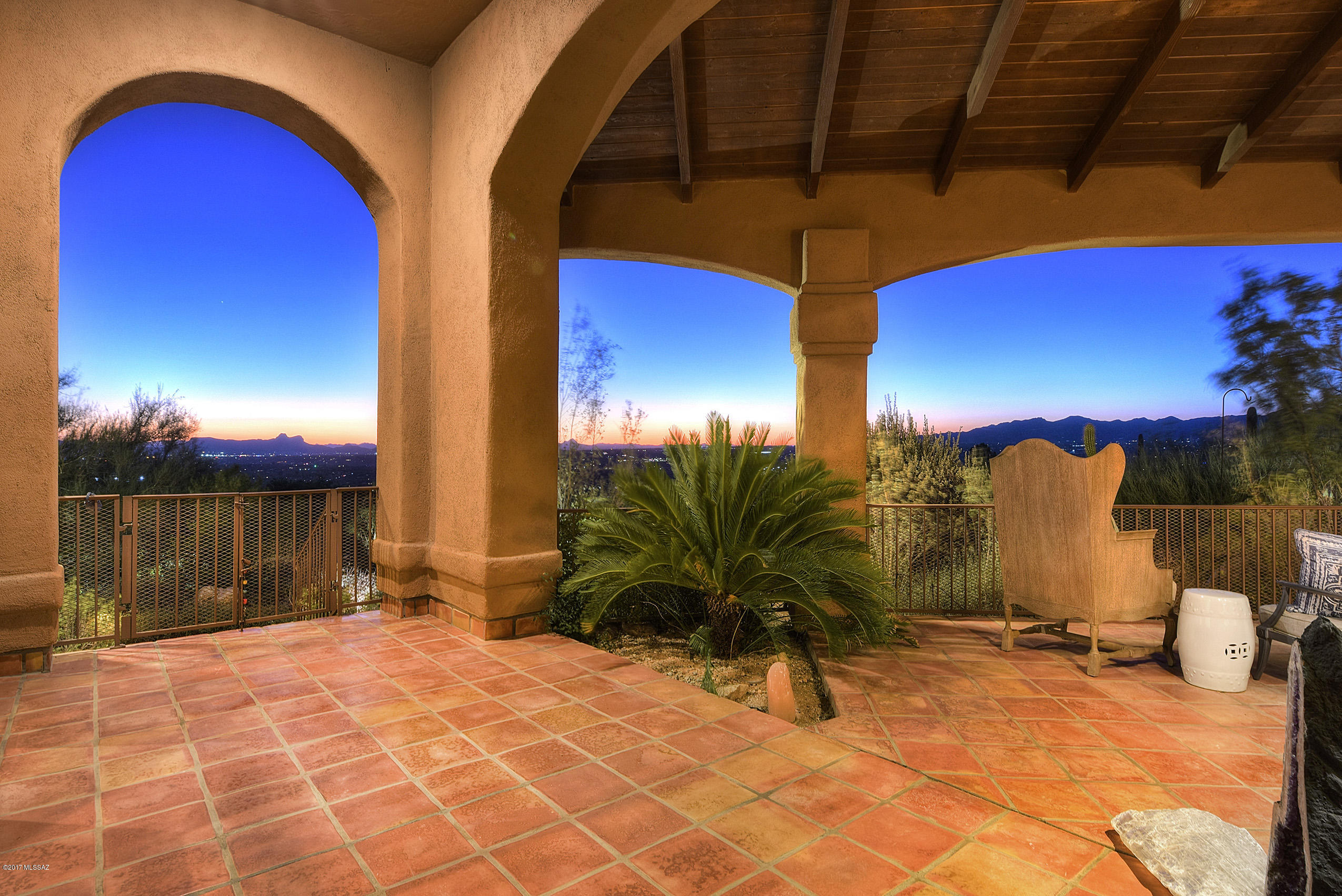 1661 E Crimson Canyon Place