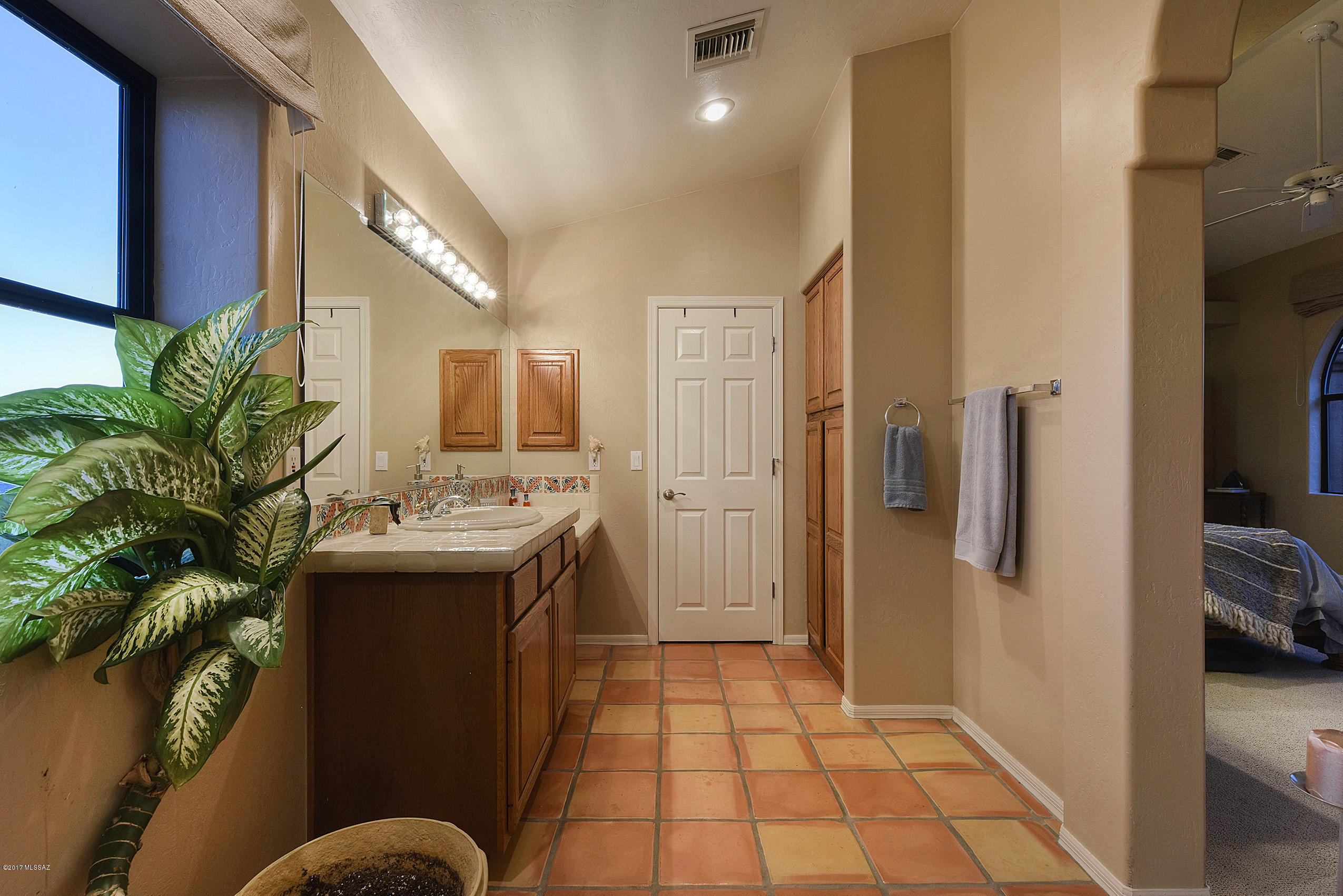 1661 E Crimson Canyon Place