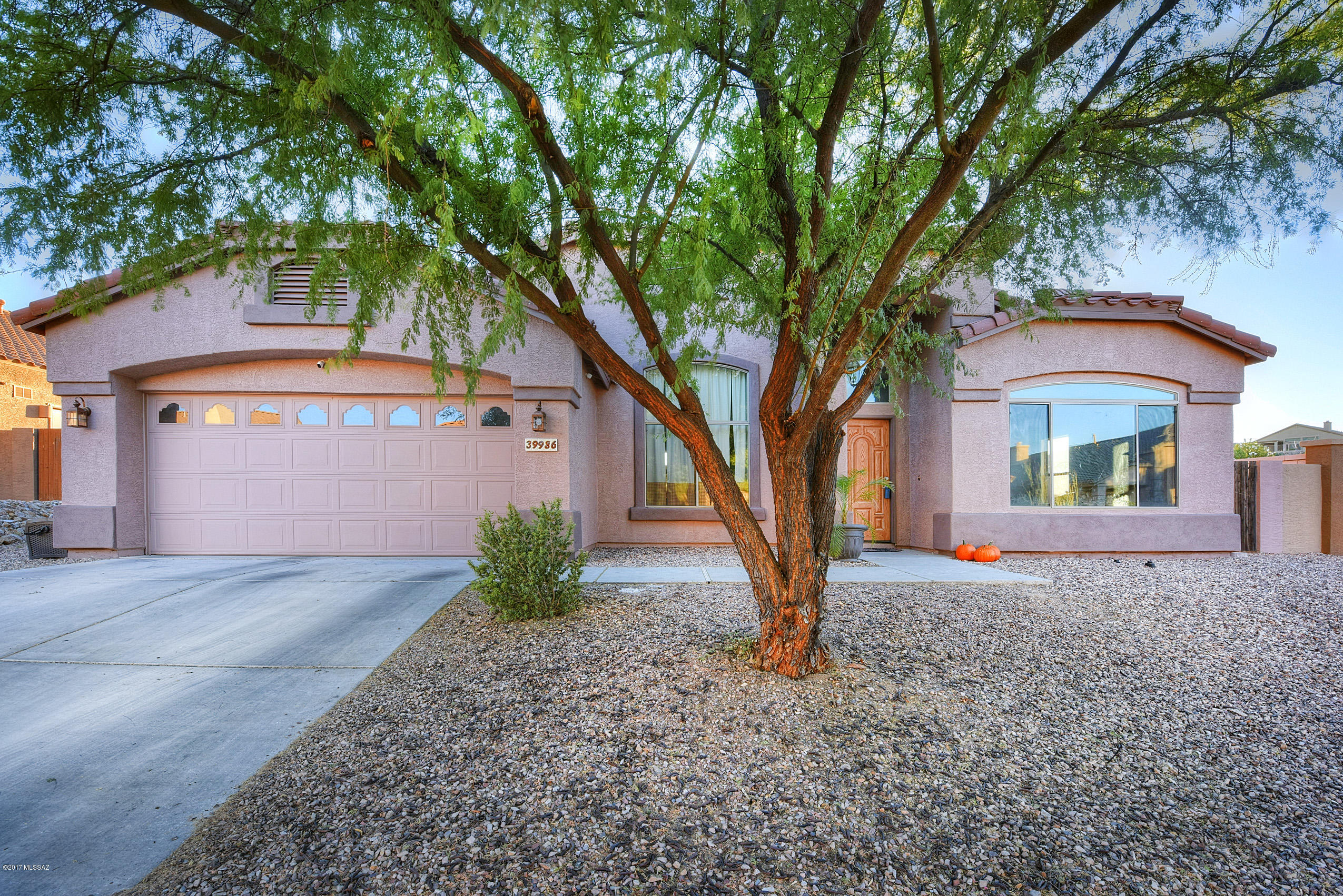 39986 S Mountain Shadow Drive