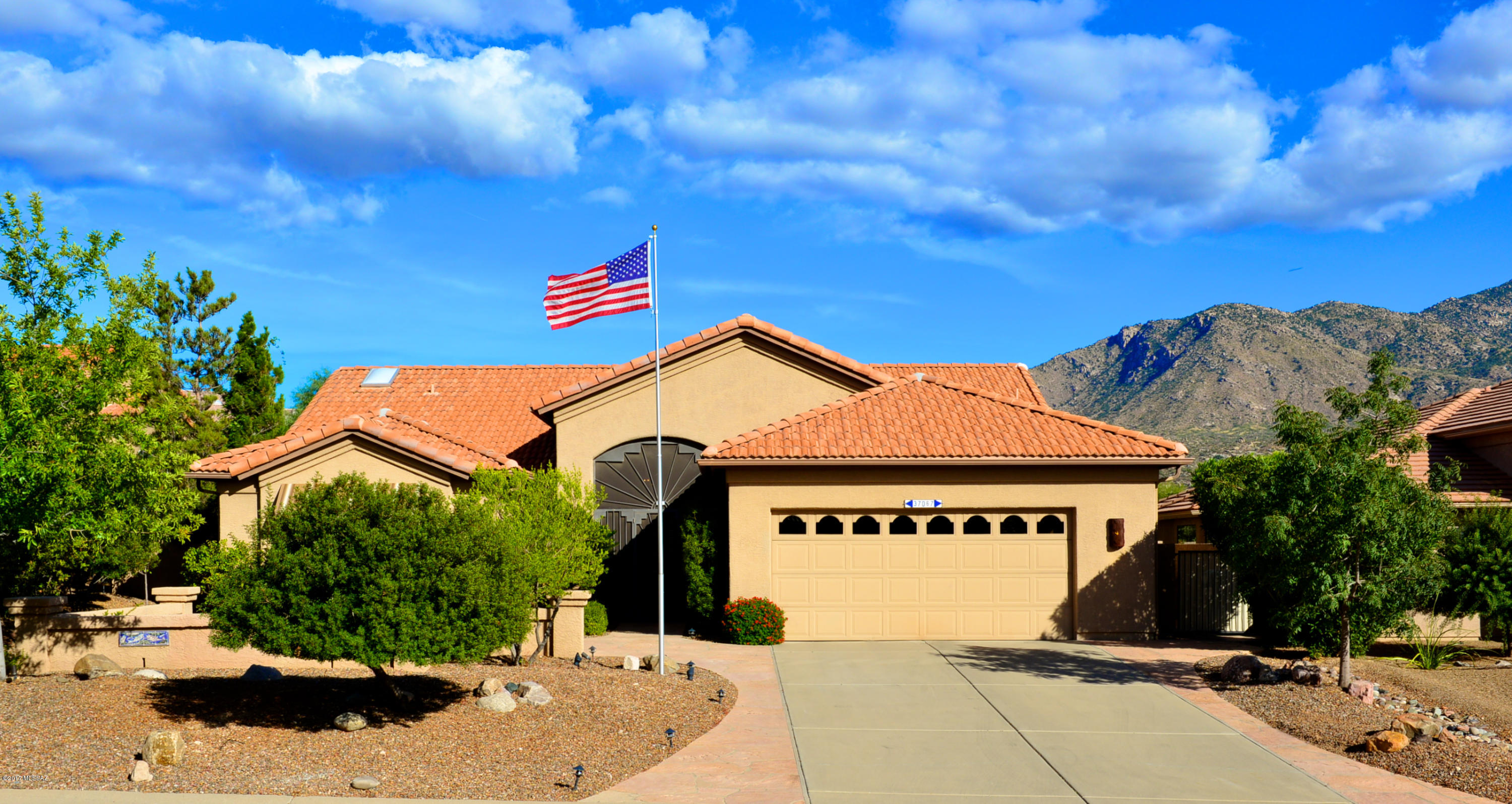 37067 S Rock Crest Drive