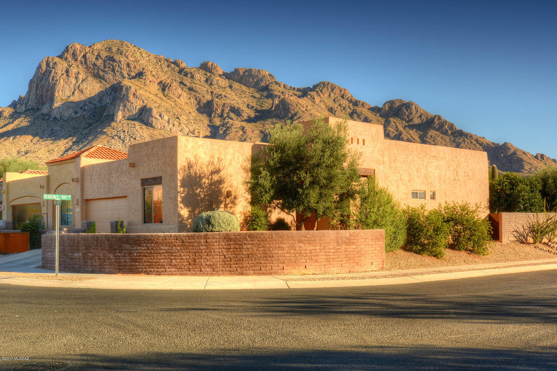 162 E Sky Light Street