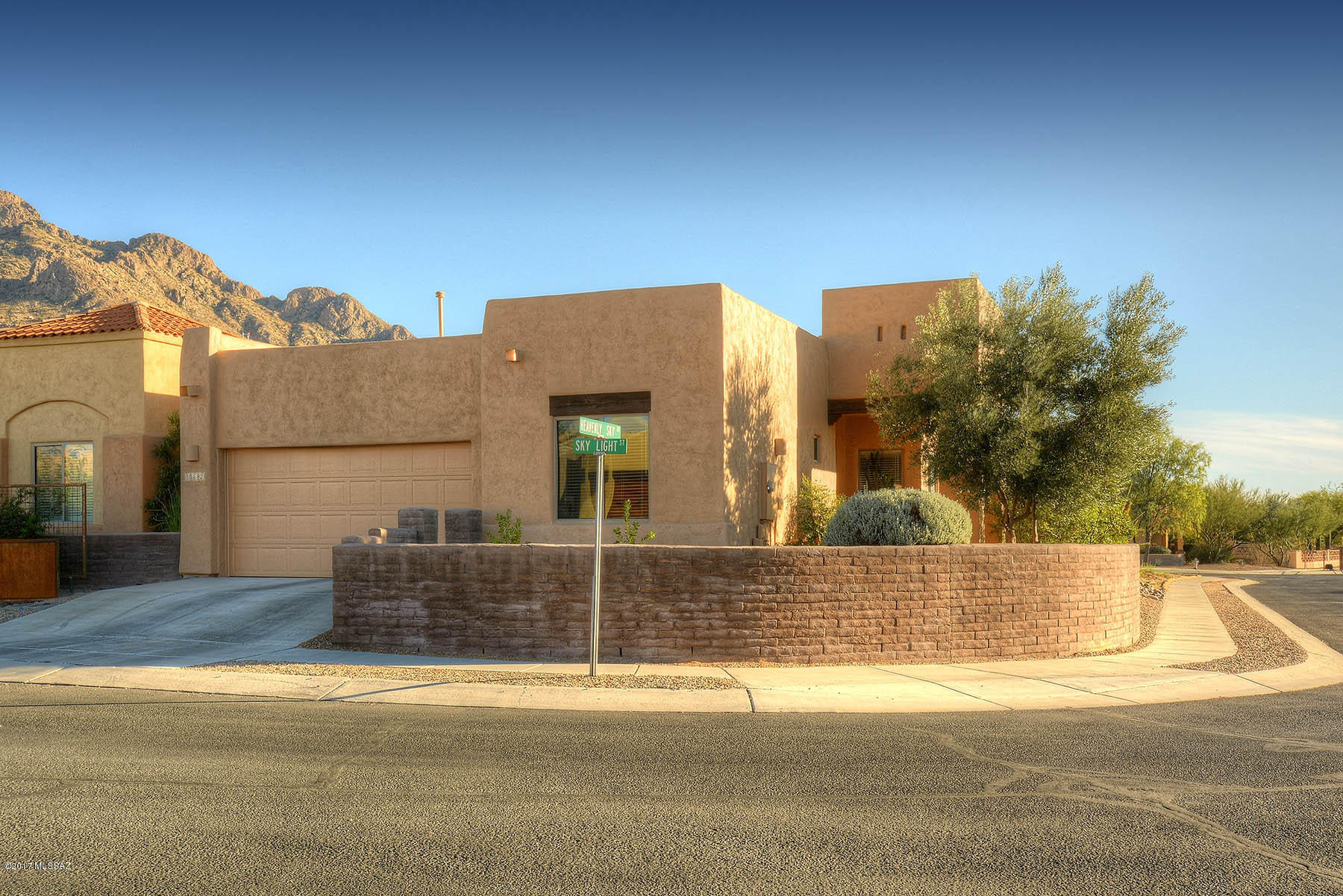 162 E Sky Light Street