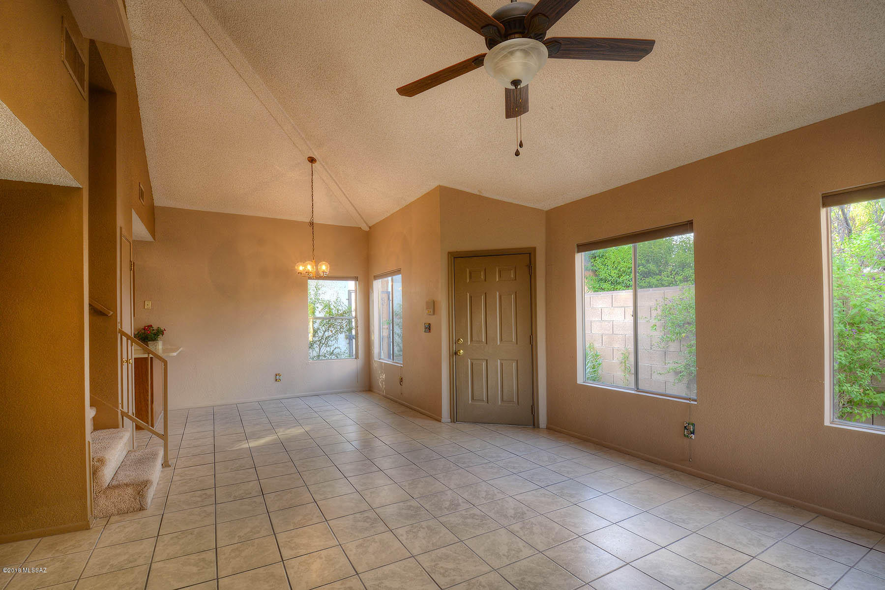 2763 W Daffodil Place