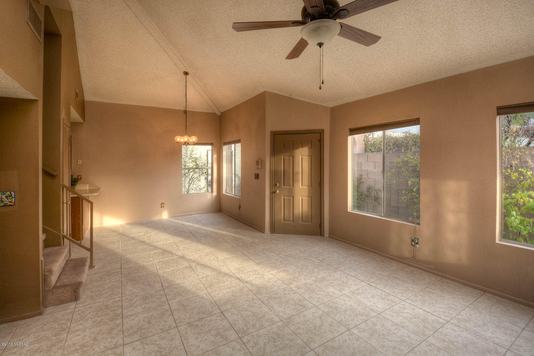 2763 W Daffodil Place