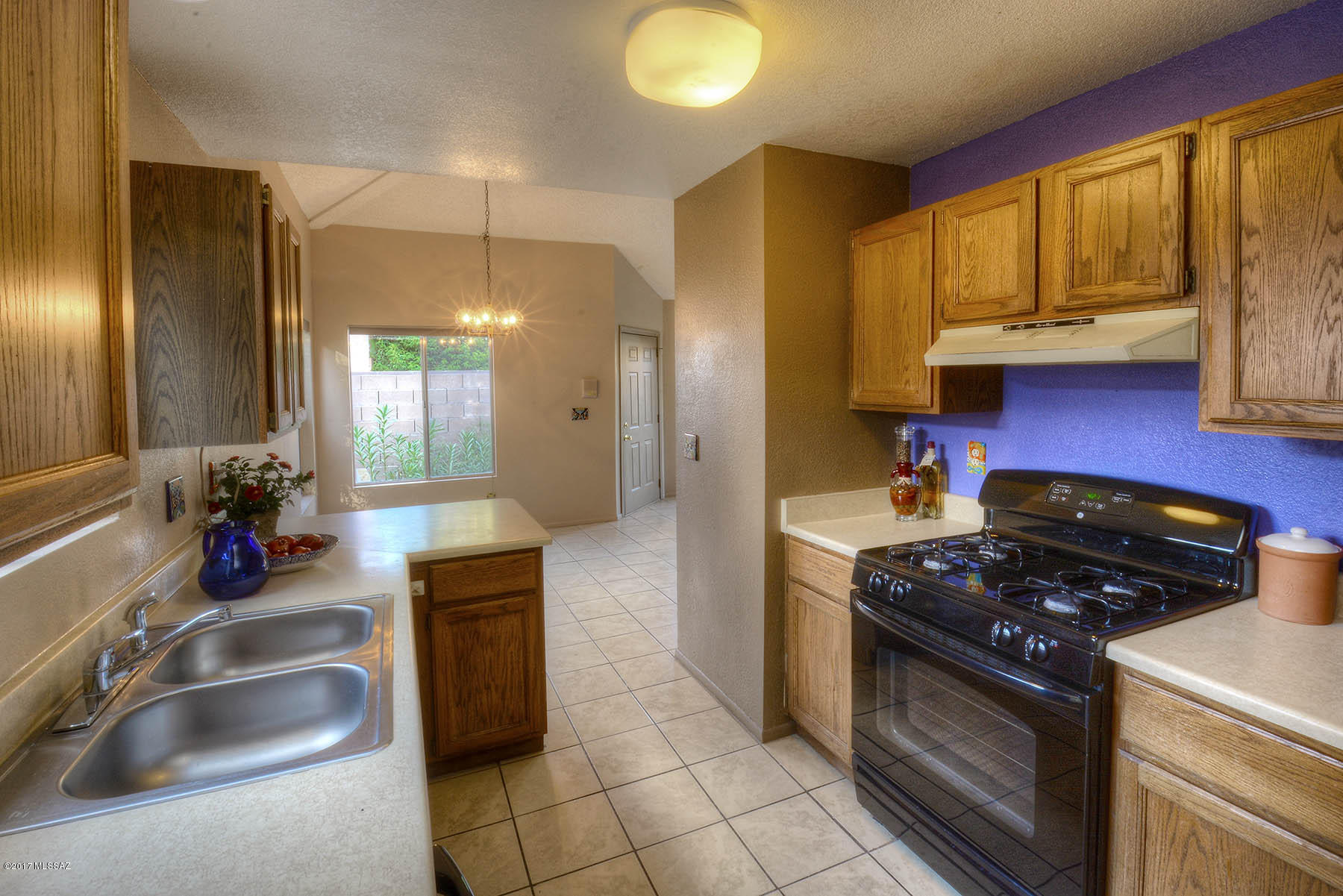 2763 W Daffodil Place