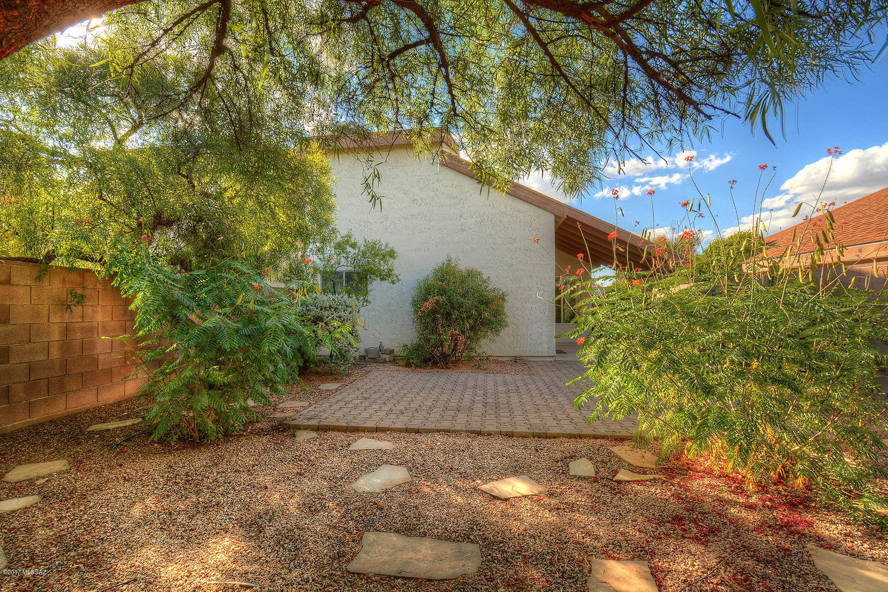 2763 W Daffodil Place