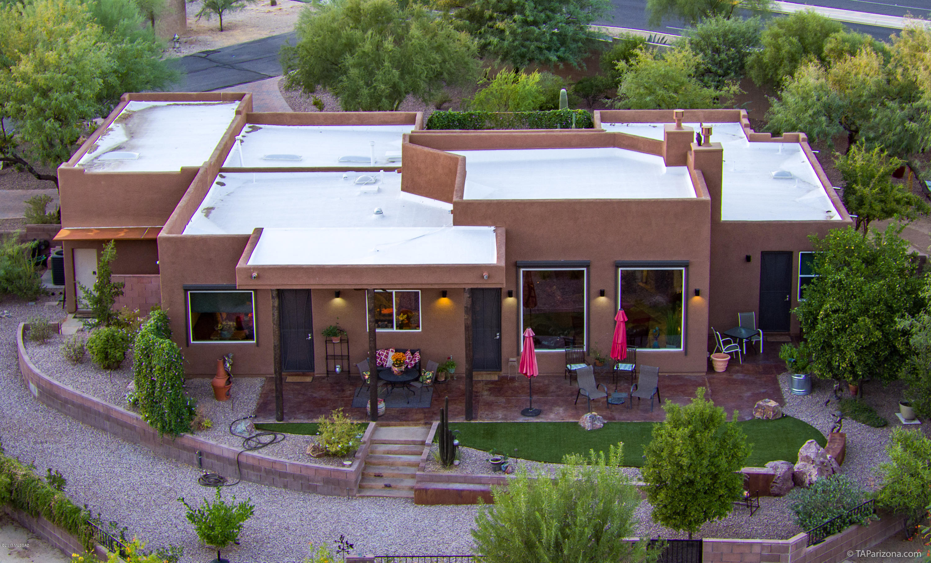 10550 N Lambert Place