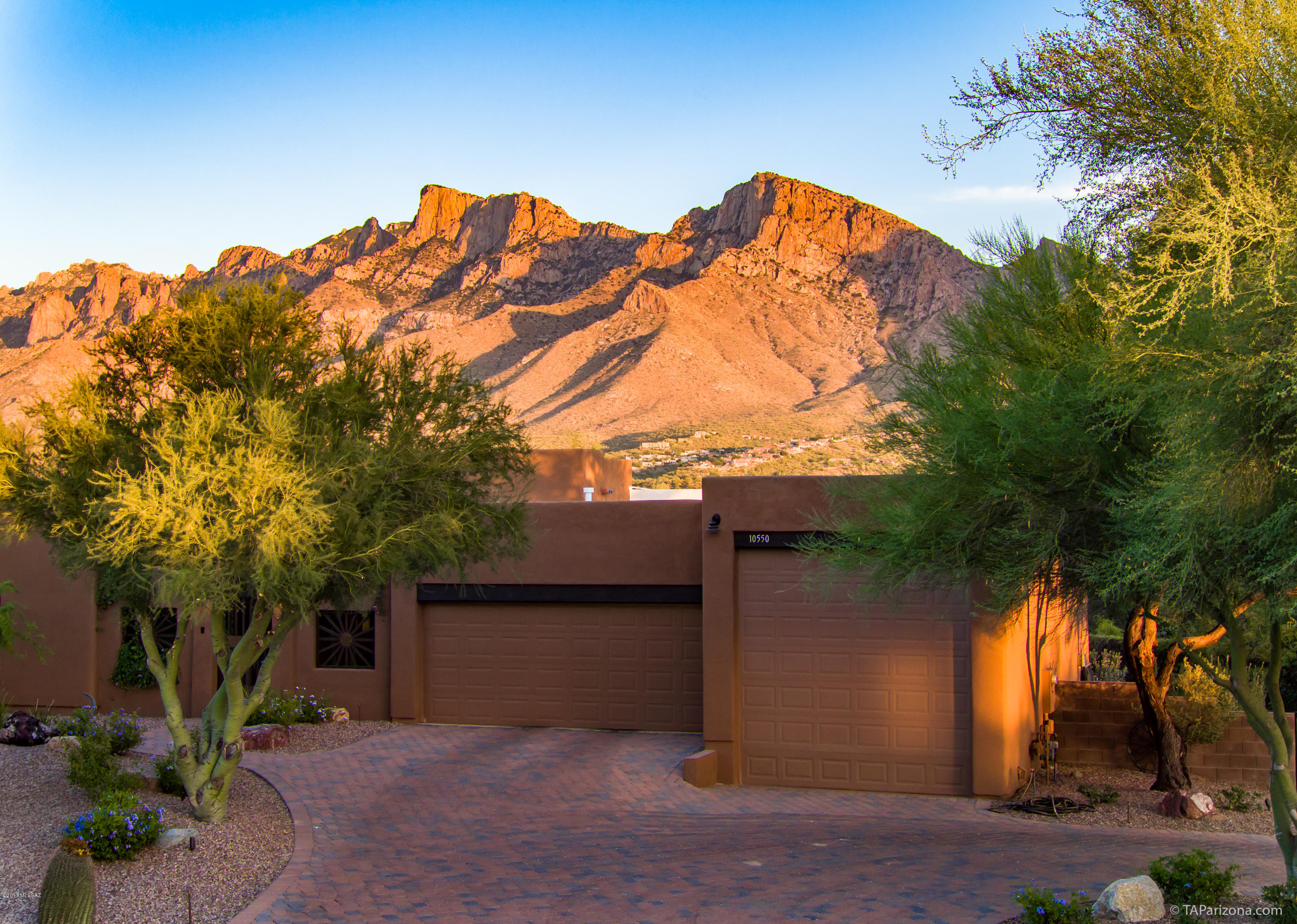 10550 N Lambert Place