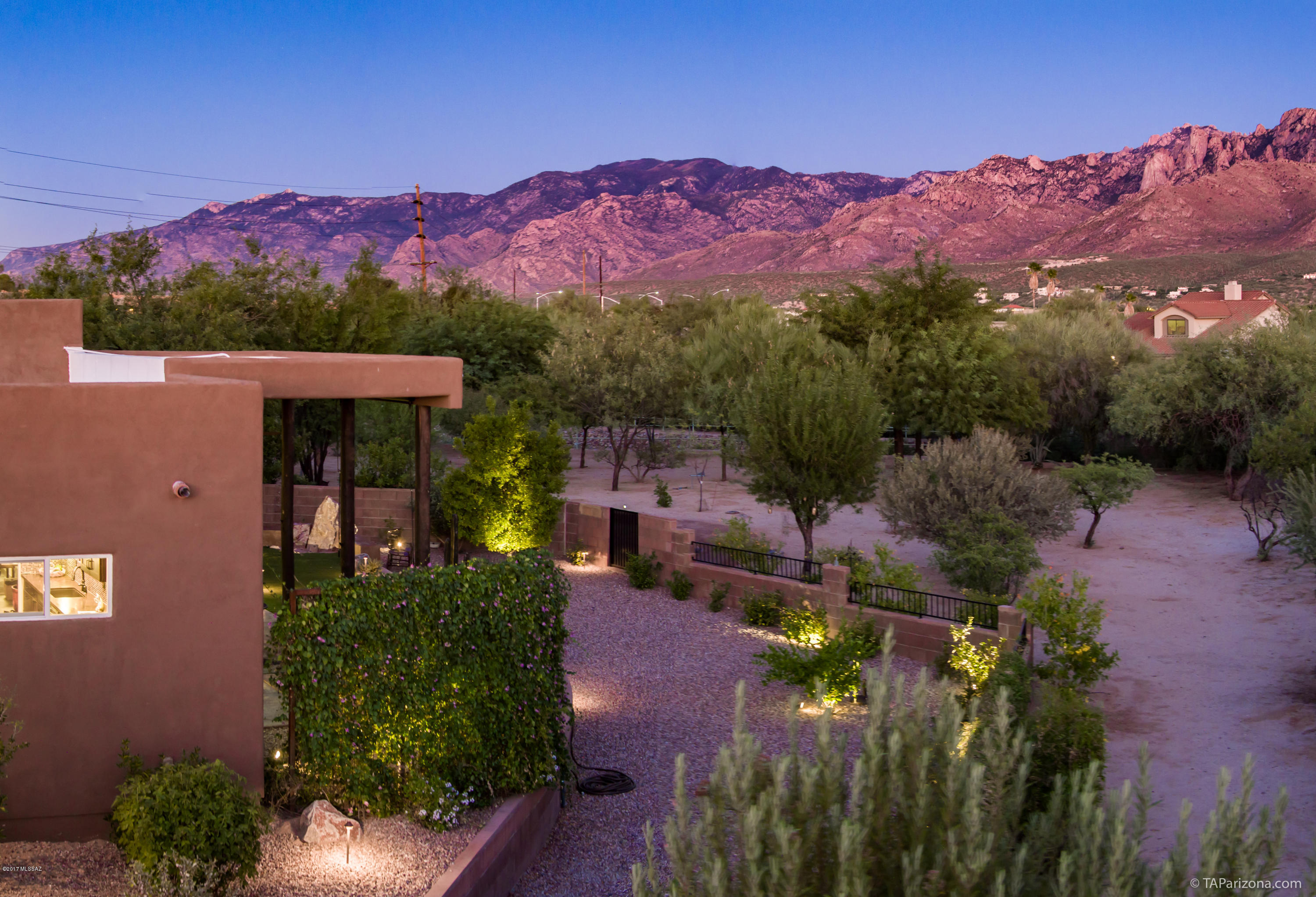 10550 N Lambert Place