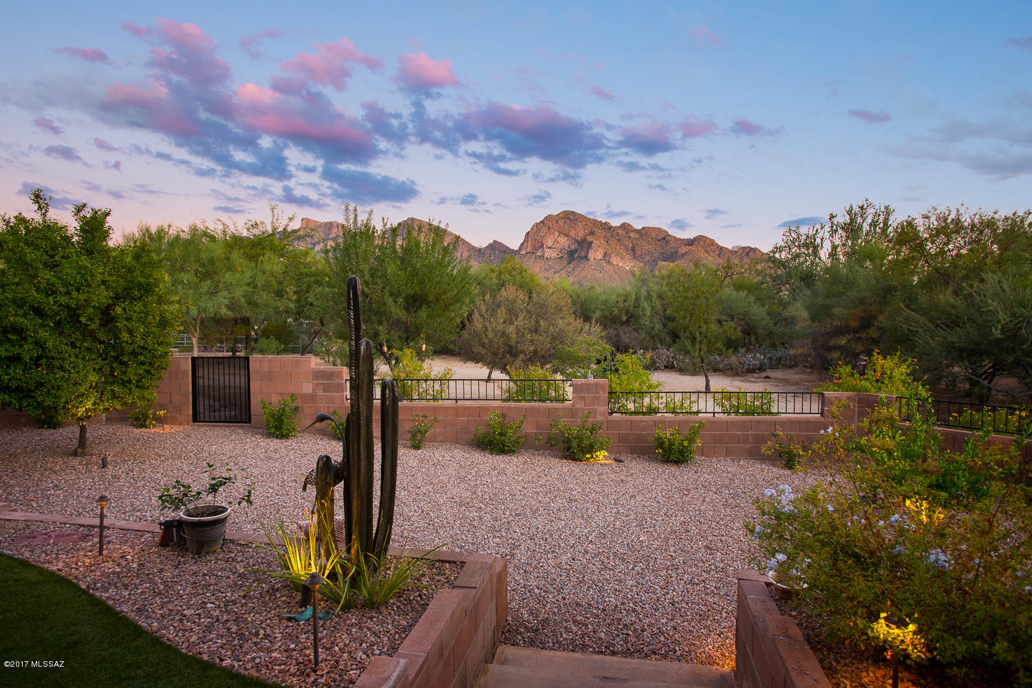 10550 N Lambert Place