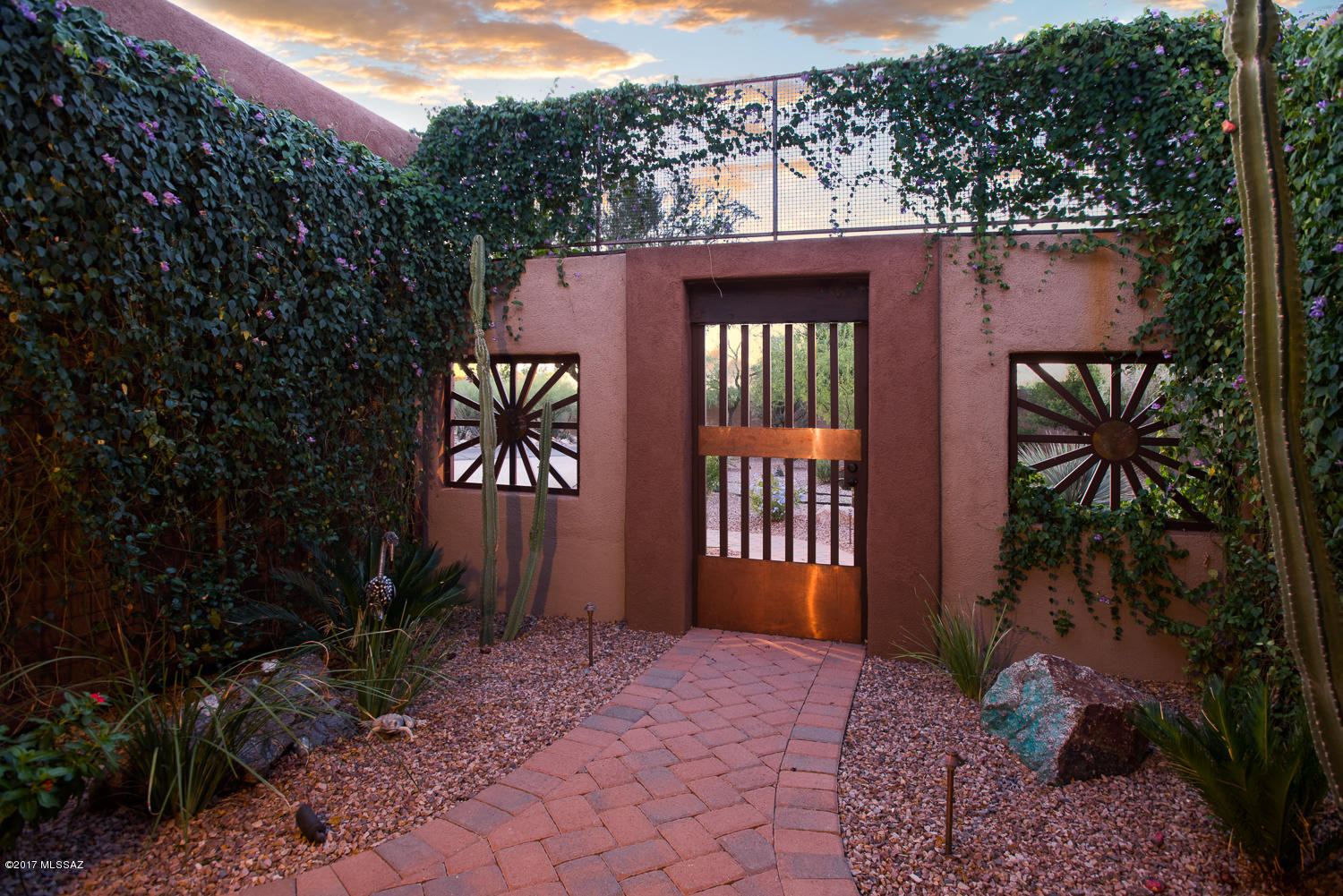 10550 N Lambert Place