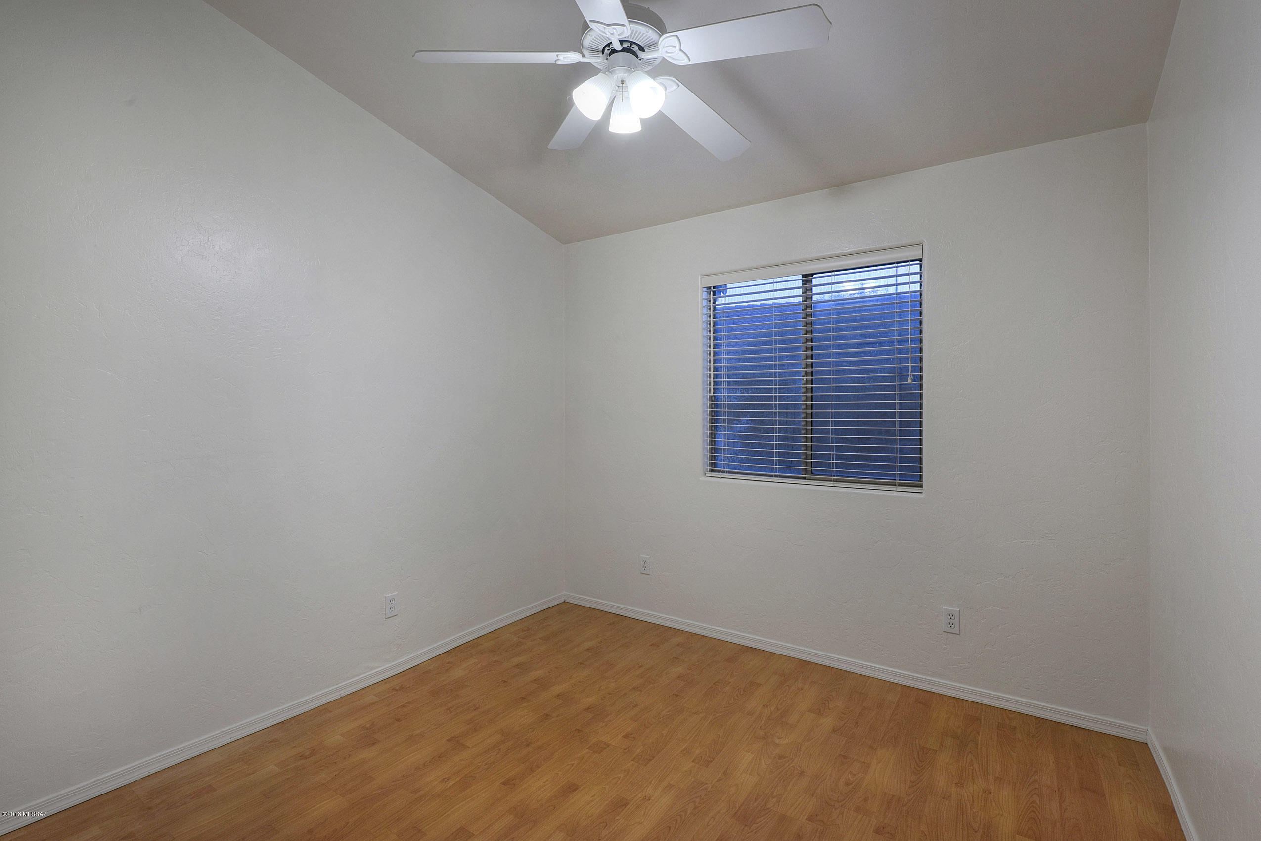 2443 E Skipping Rock Way