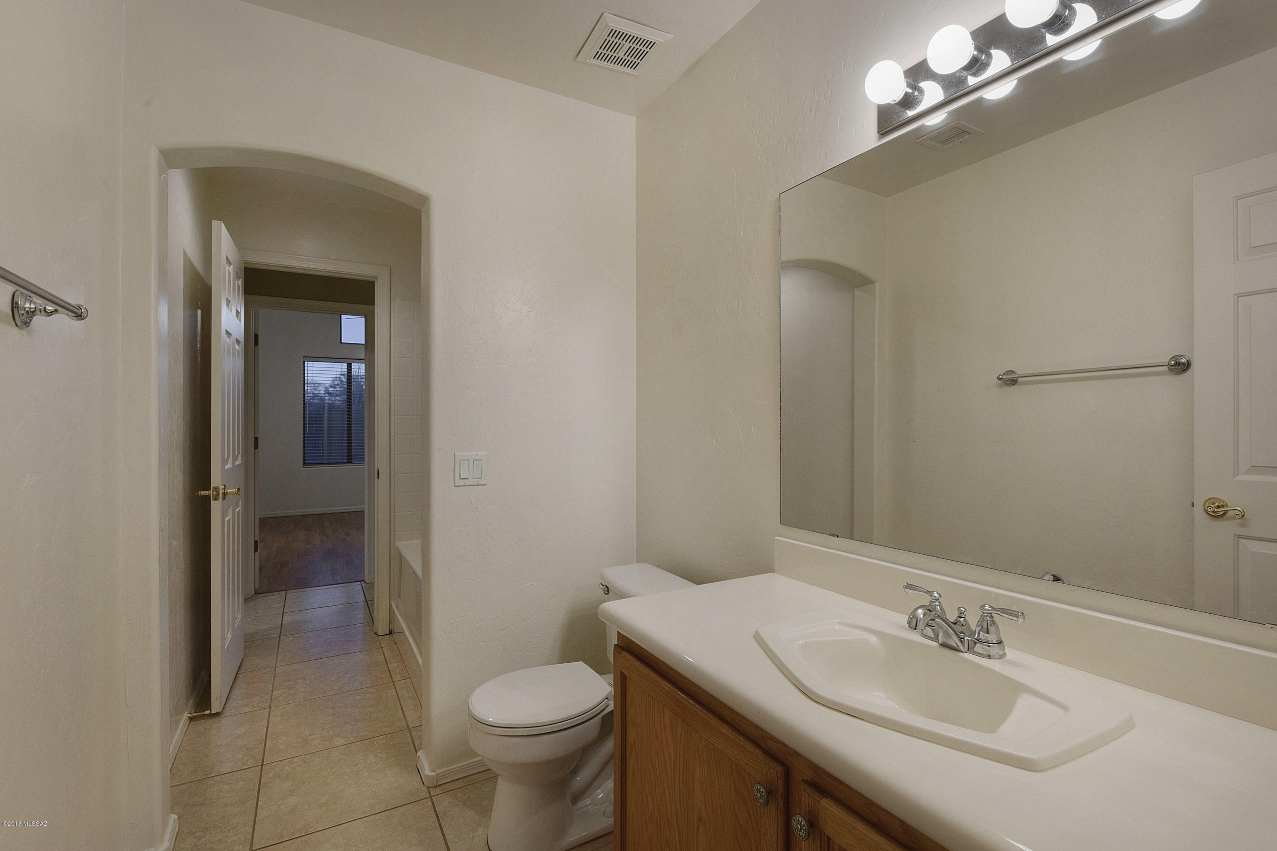 2443 E Skipping Rock Way