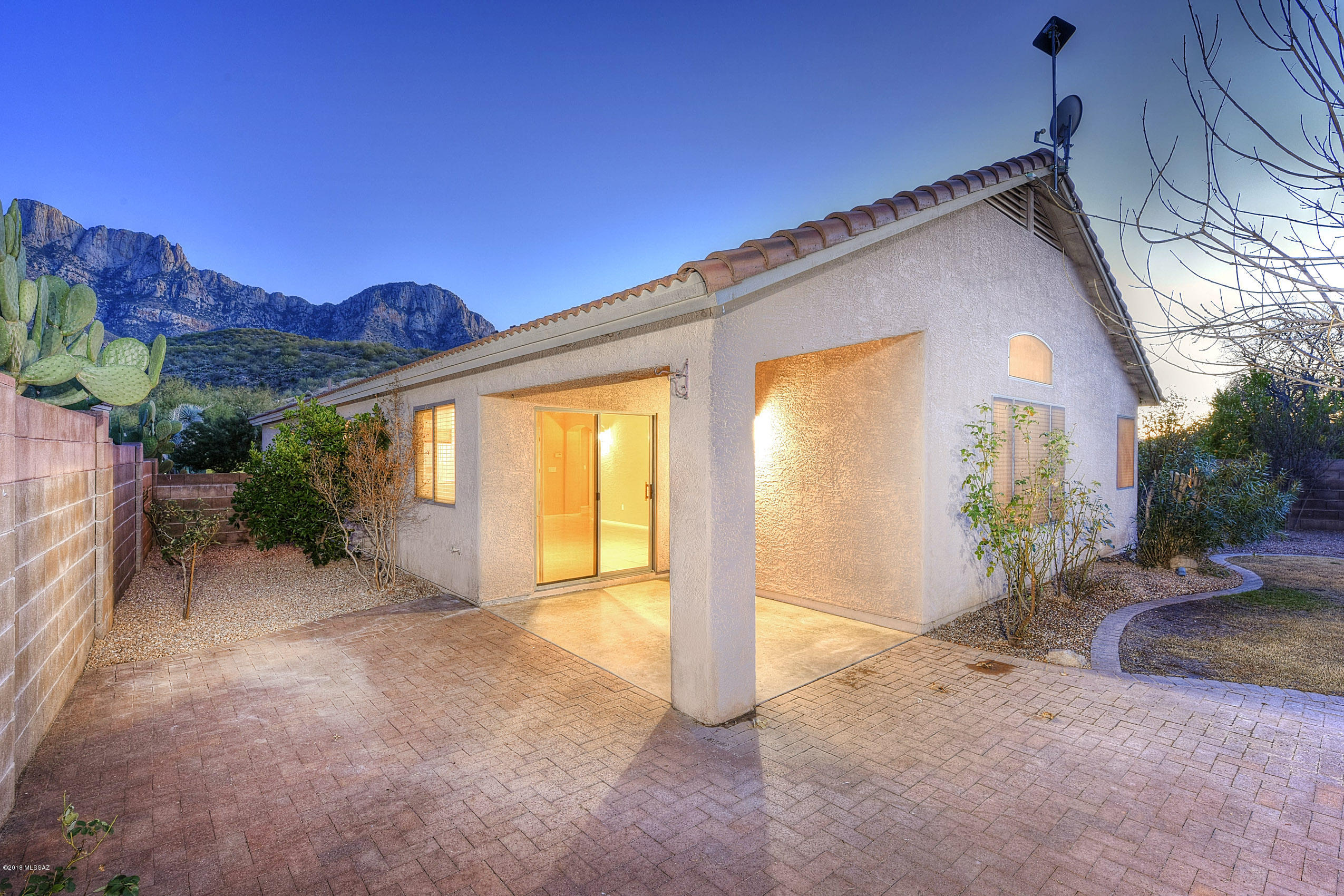 2443 E Skipping Rock Way