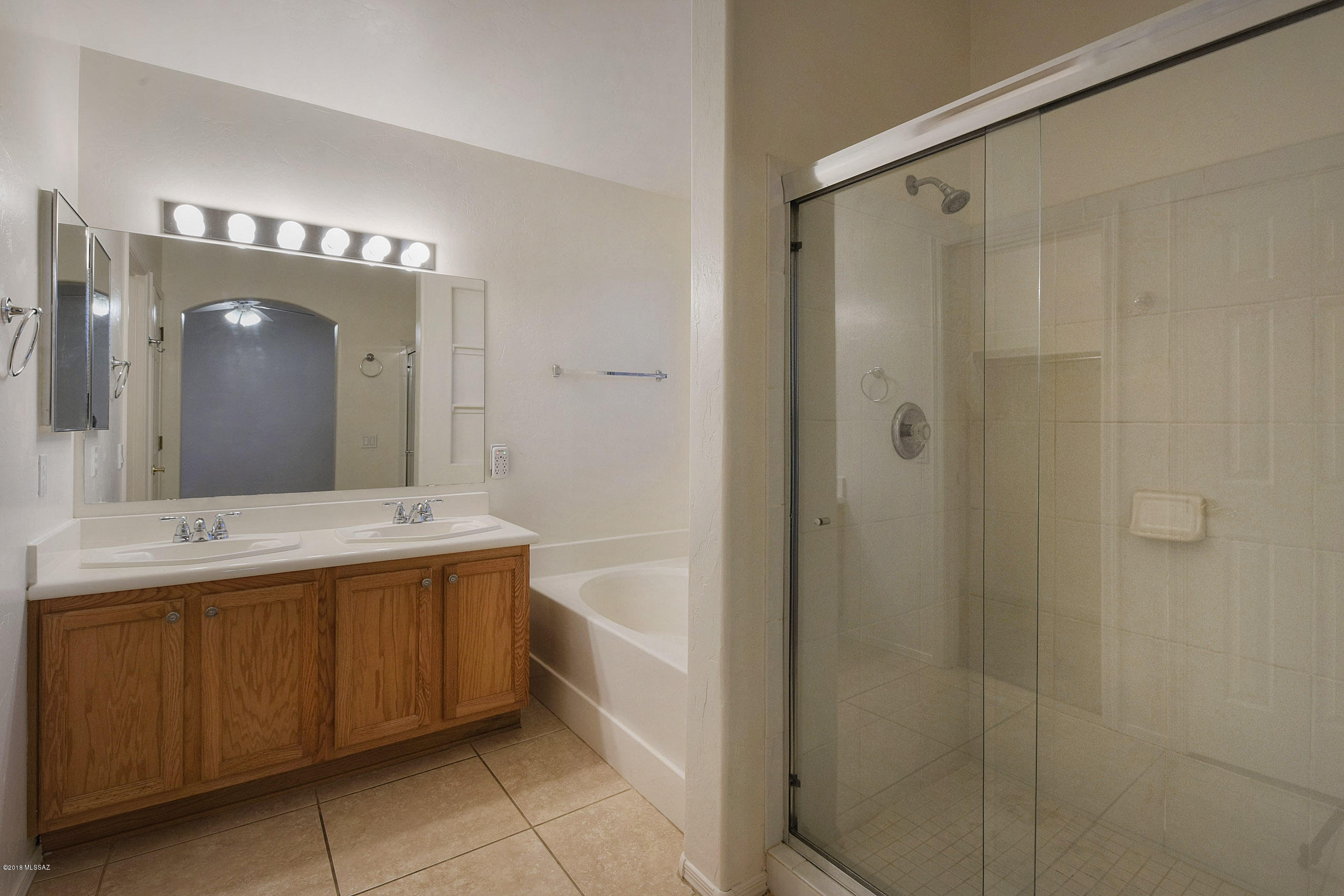 2443 E Skipping Rock Way