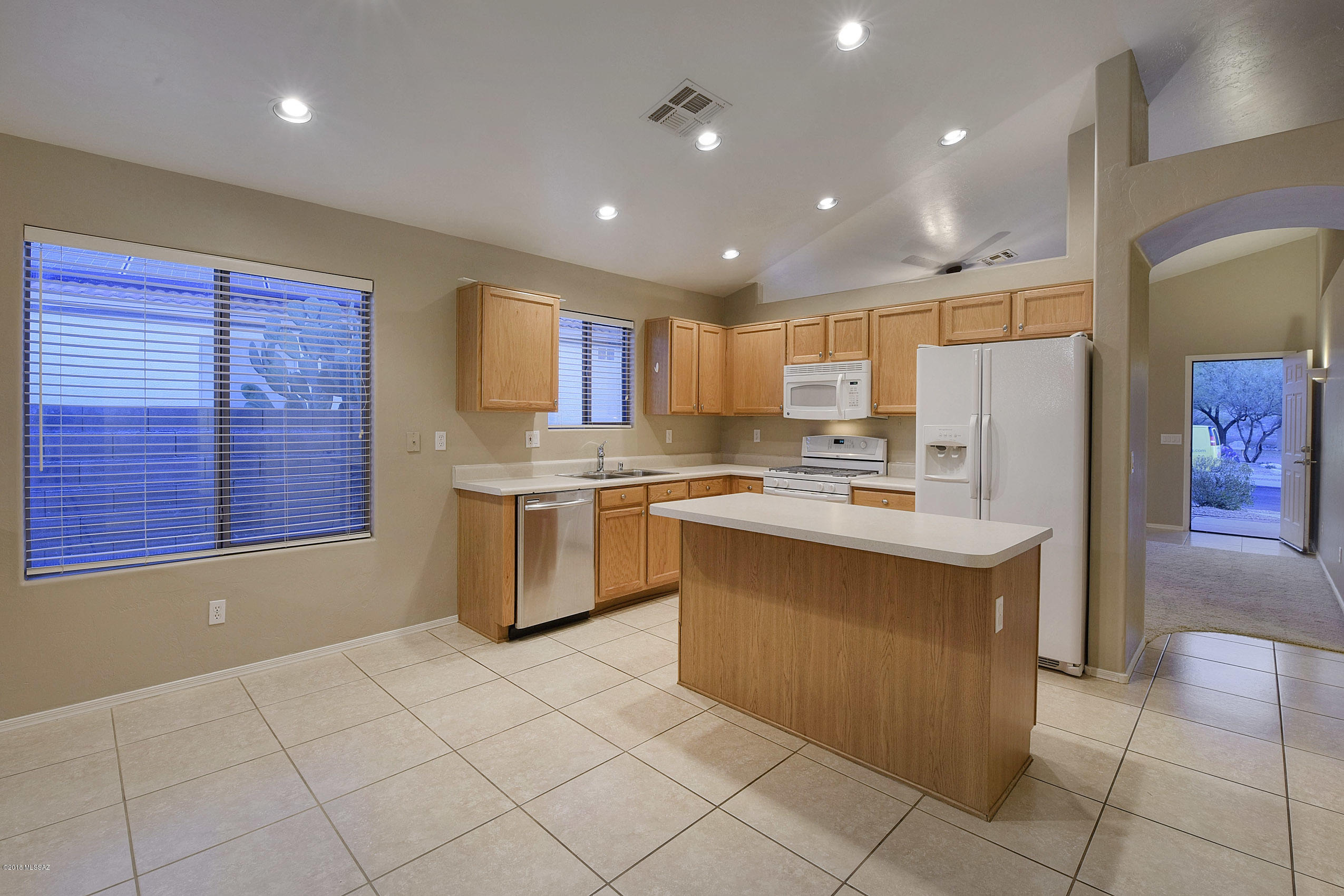 2443 E Skipping Rock Way